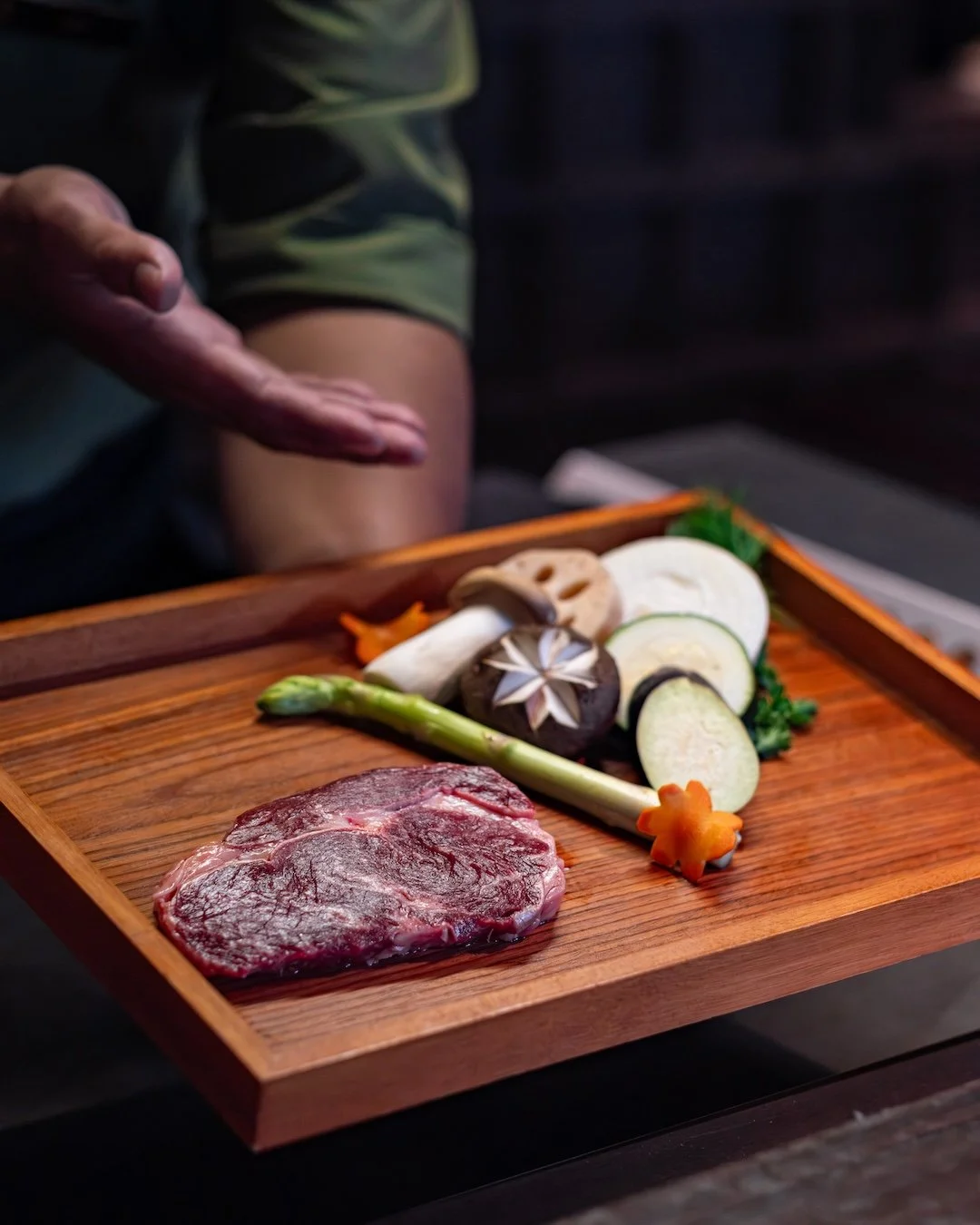 As the sun sets over Ubud, the grill comes to life. Every dinner at Mori is a celebration of Japanese craftsmanship, where premium ingredients meet the artistry of teppanyaki. Settle in for an evening of exceptional flavors, thoughtful hospitality, a