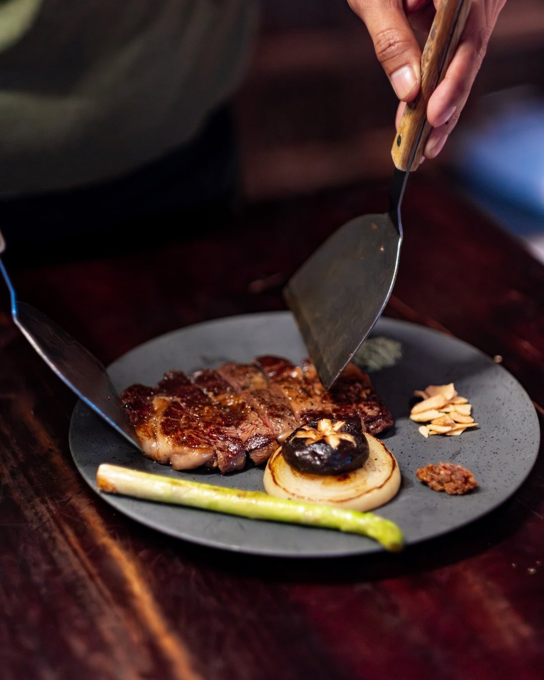 As the sun sets over Ubud, the teppan comes alive.

At Mori, every dinner is guided by craftsmanship, where premium ingredients, thoughtful technique, and warm hospitality come together around the grill. From the first course to the final bite, each 