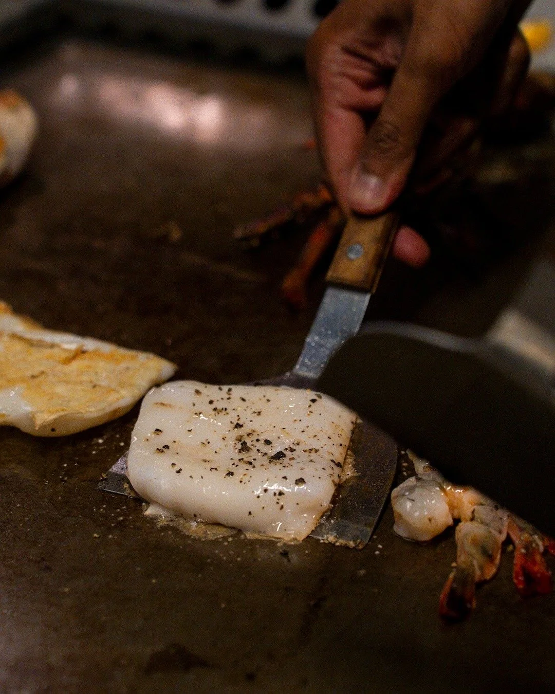 There&rsquo;s an art to teppanyaki.

The heat. The timing. The precision. Every movement on the teppan is part of the craft &mdash; turning carefully selected ingredients into something that tastes as good as it looks.

At Mori, the result is best en
