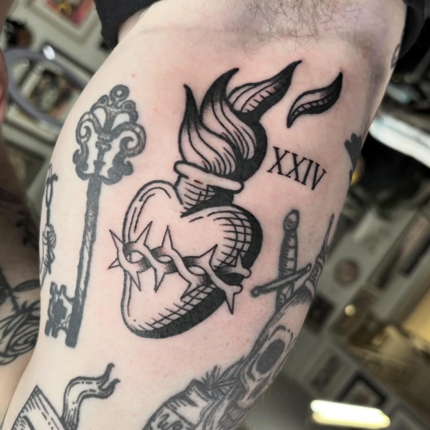 Sacred heart and hammerhead shake for Ben under the armpits! 
Sat like a champ as always
I have lots of time this month!
DM to book 🖤🖤
.
.
.
.
.
.
.
.
.
.
#engravertattoo #etching #etchingtattoo #engraverstyle