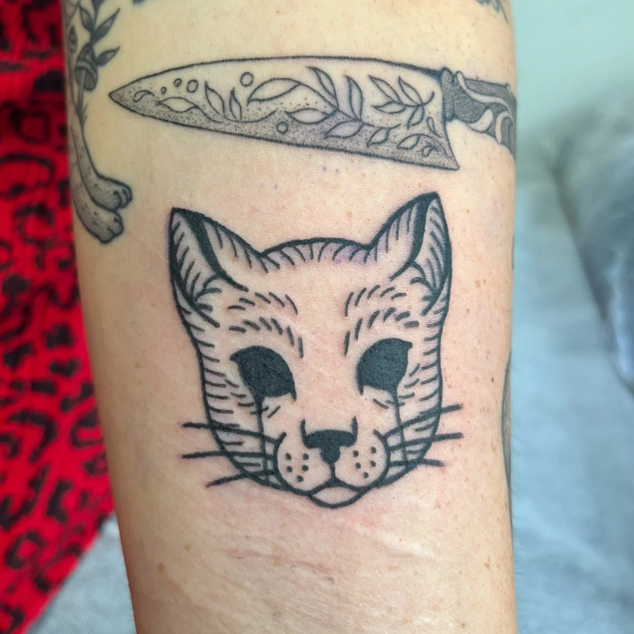 Kitty cat head from my flash for Fiona!
To book with me chuck me a DM and we can go from there! 
Availabilities are in my availability highlight on my page 
🖤🖤🖤🖤🖤🖤🖤🖤🖤