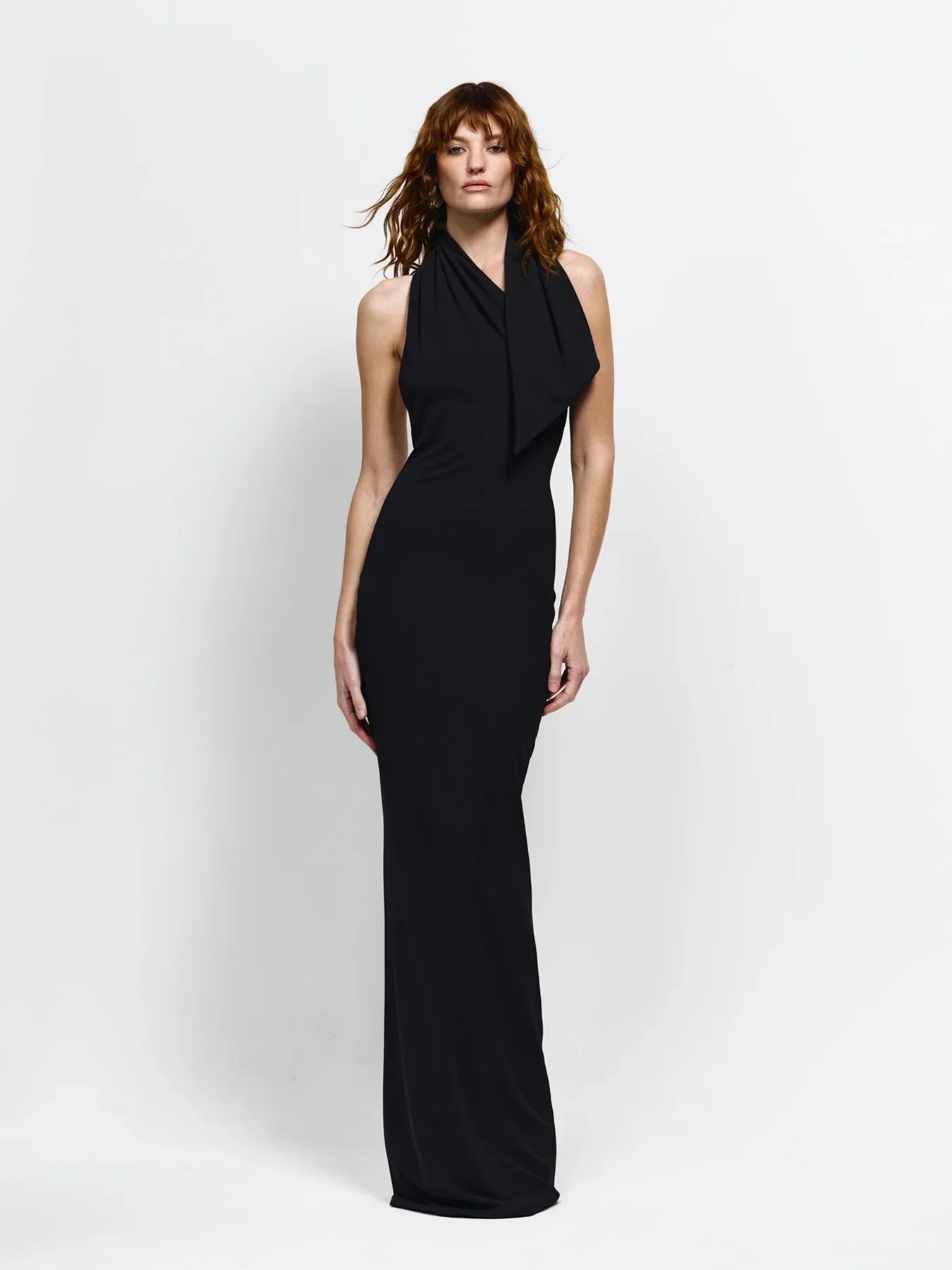colson-gown-black-672803_1800x1800.jpg.webp