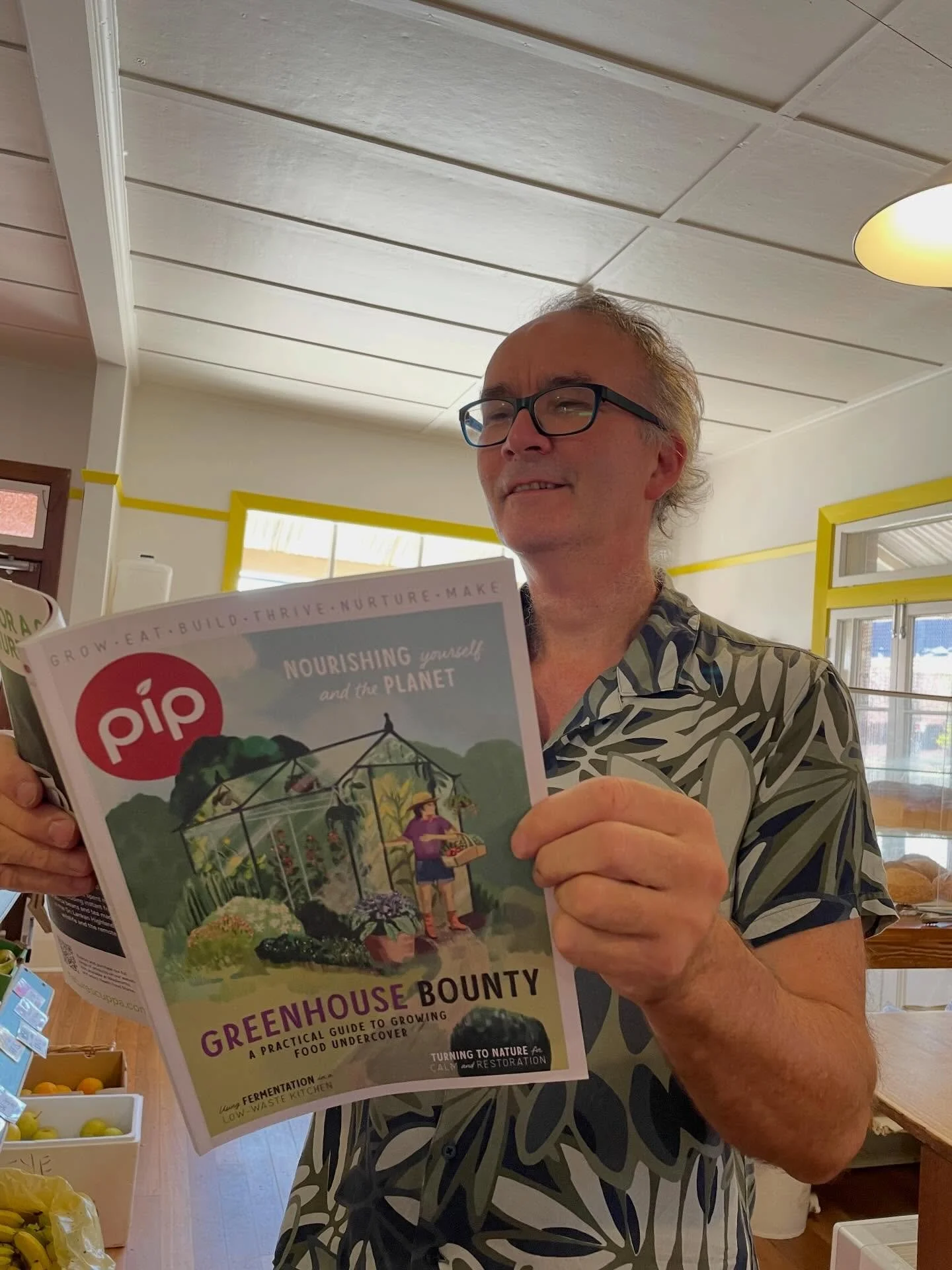 Rob reads the latest edition of @pipmagazineau about low waste fermentation that uses every part of your garden harvest. Get your copy at Candelo Bulk Wholefoods.