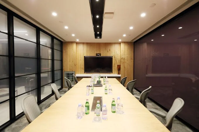 One IFC serviced offices - 11.JPG