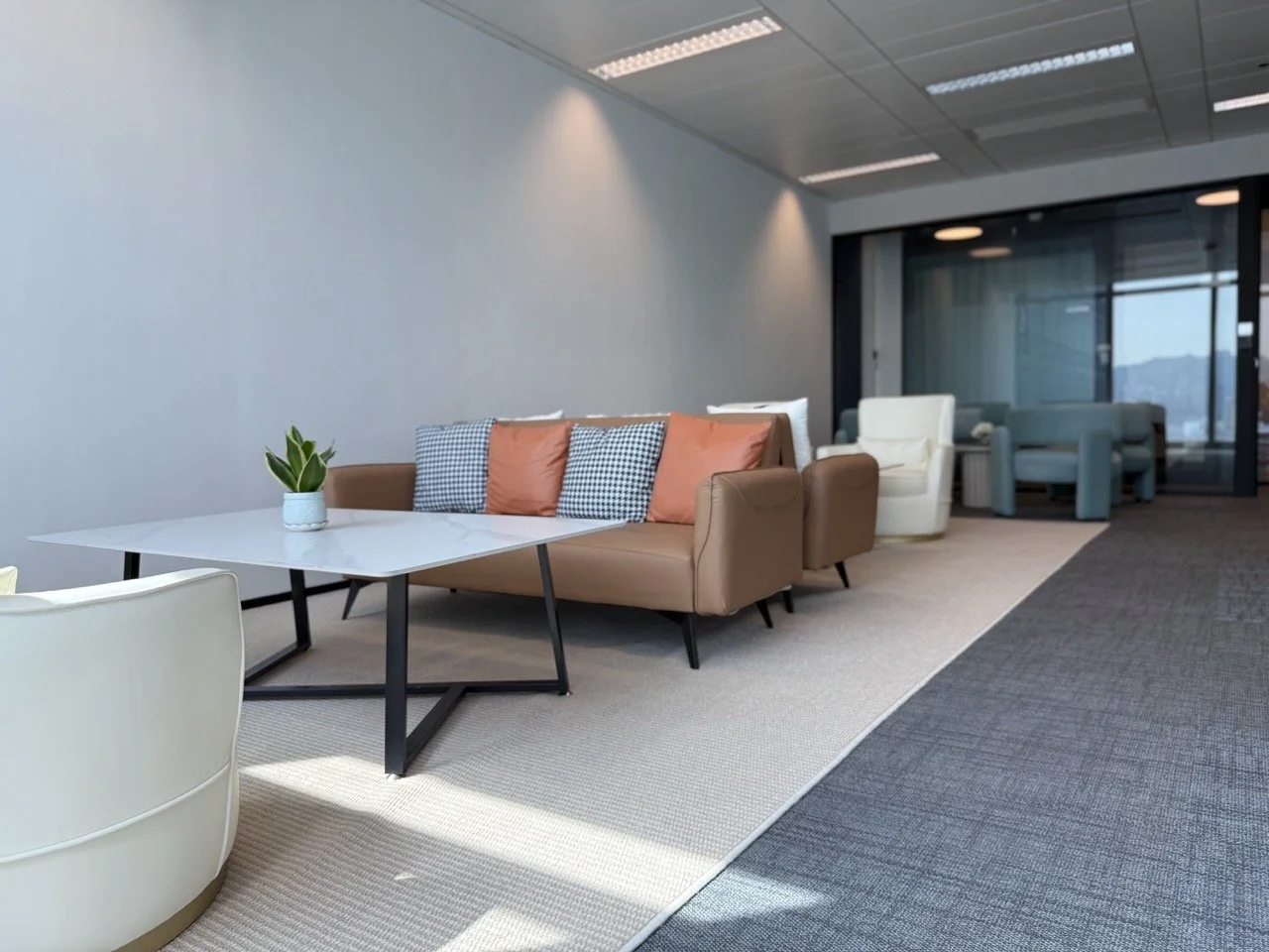 Two Harbour Square Serviced Offices - 3.jpeg