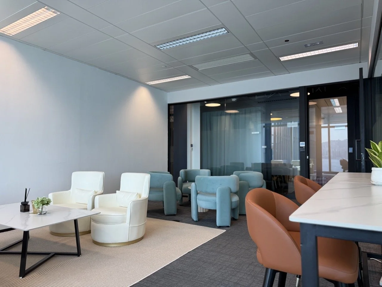 Two Harbour Square Serviced Offices - 4.jpeg