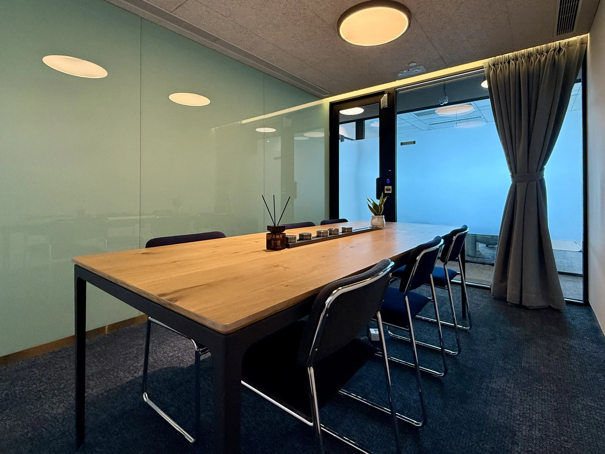 Two Harbour Square Serviced Offices - 2.jpg