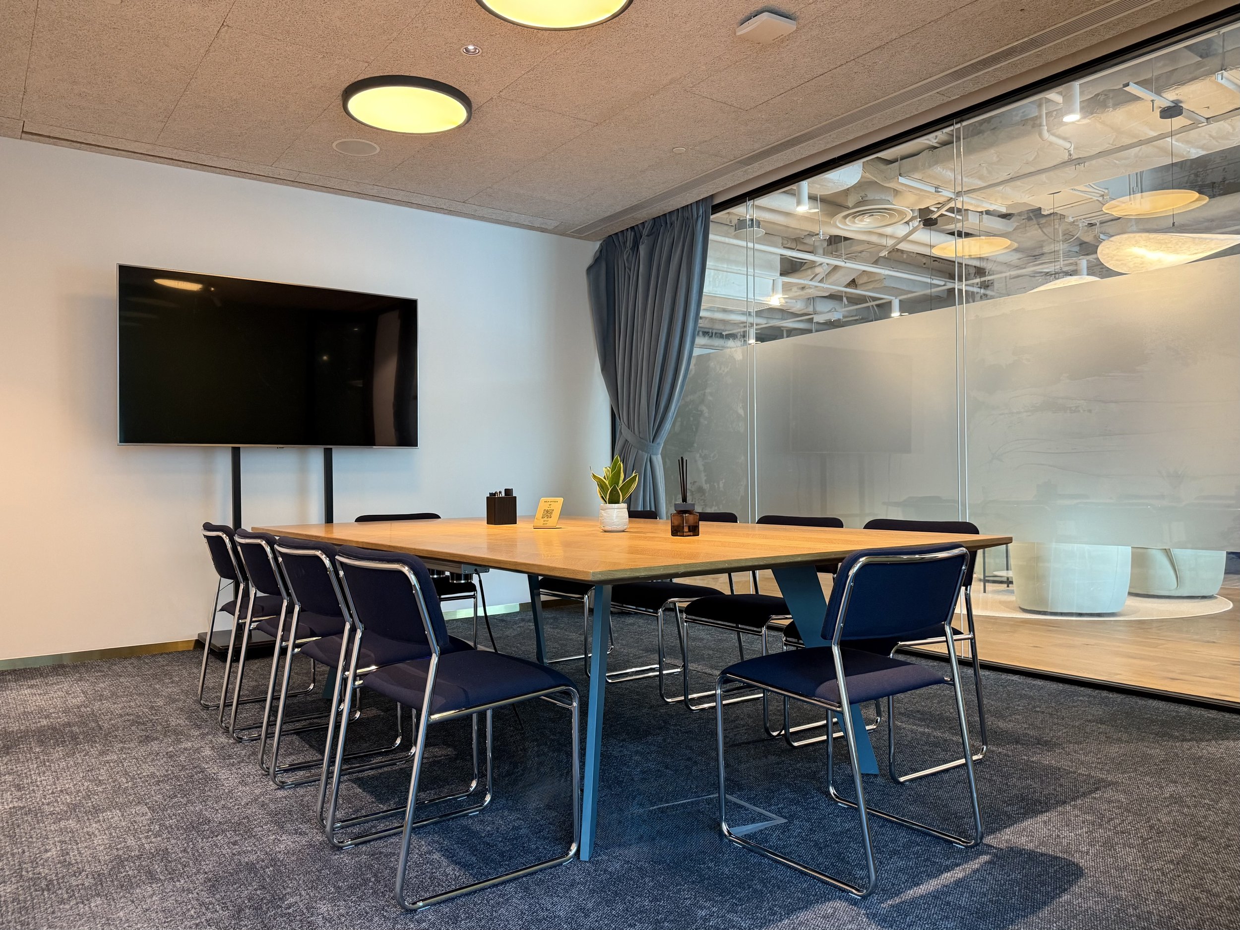 Two Harbour Square Serviced Offices - 1.jpg