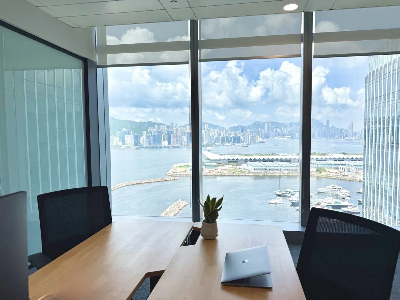 Two Harbour Square Serviced Offices - 1.jpeg
