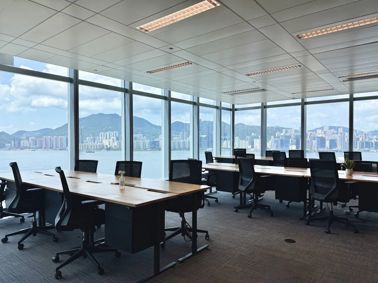 Two Harbour Square Serviced Offices - 2.jpeg