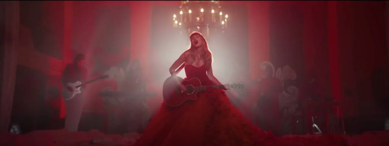 Taylor Swift 身穿 N+F 高級訂製系列