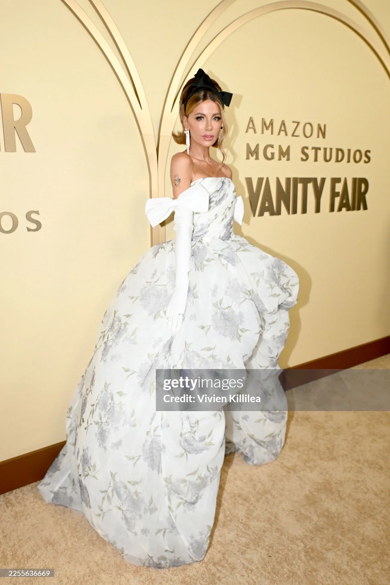 Kate Beckinsale身穿N+F SS26 晚禮服出席2026 Vanity Fair