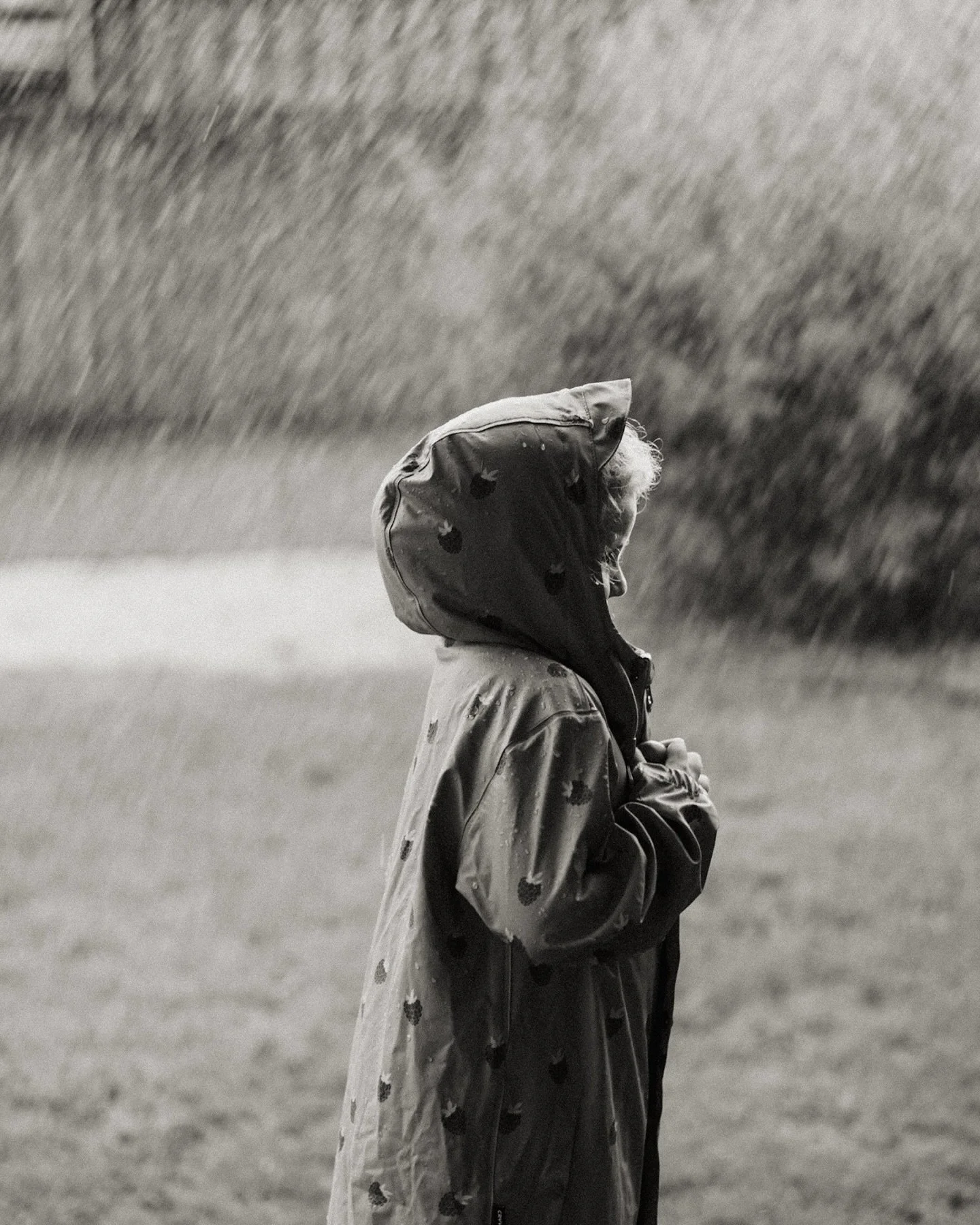 We spent the weekend splashing around in the rain. Muddy hands, raincoats on and a whole lot of belly laughs and smiles 💗