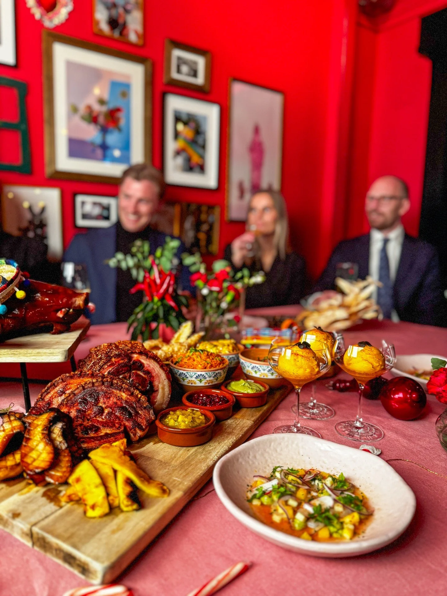 Julebord-season is calling!🎄
Book early. Secure your spot. And psst&hellip; our Christmas event menu is out now &mdash; it&rsquo;s got that H&eacute;ctor twist you didn&rsquo;t know your julebord needed 😮&zwj;💨

_________________________________
#