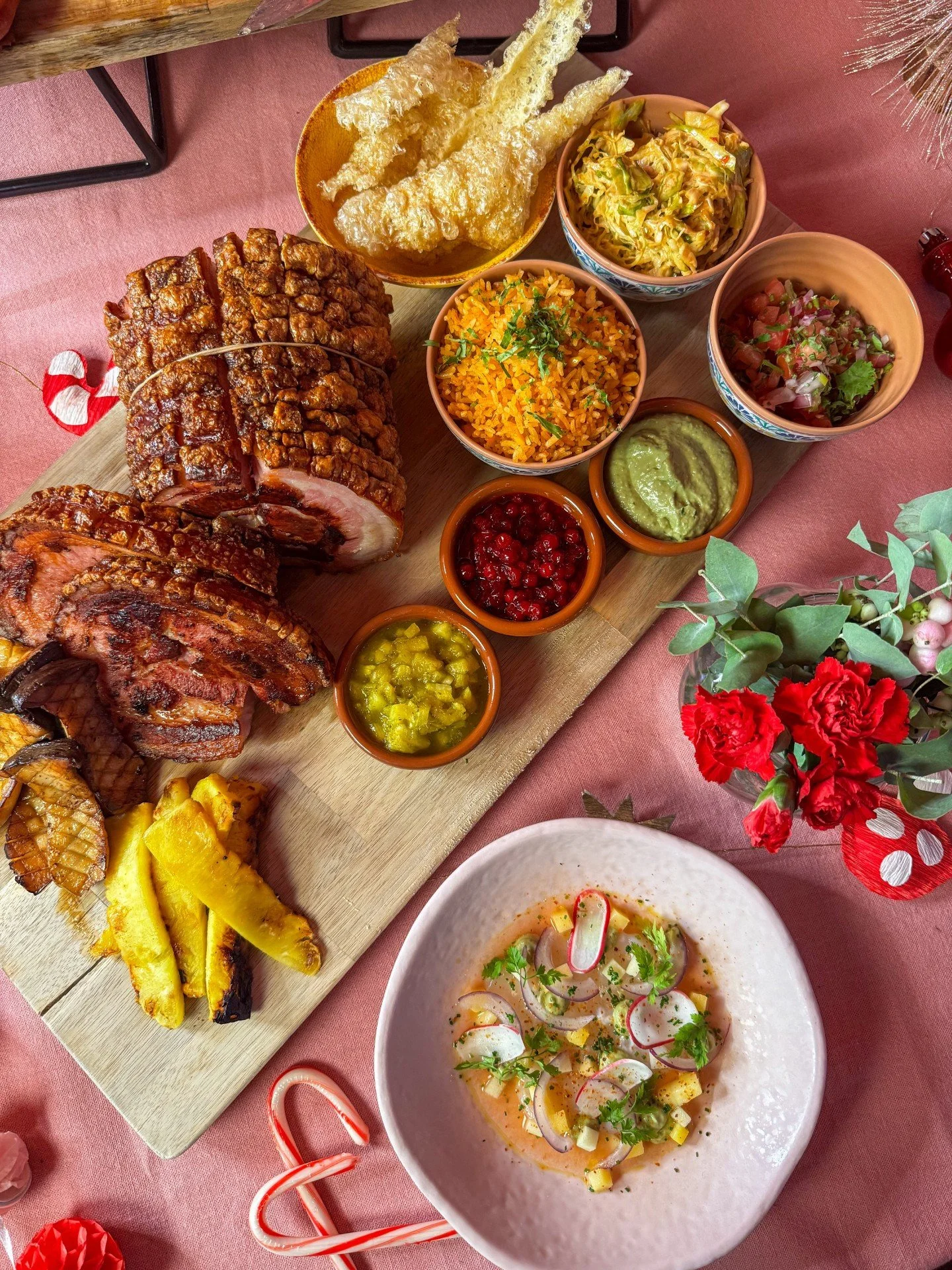 H&eacute;ctor is still in full julebord mode 🎄Looking for a Christmas table with a little more FIESTA?

Book our Fiesta Navidad menu &ndash; scallop ceviche, DIY pork belly tacos with all the toppings, and cloudberry sorbet with taj&iacute;n &ndash;