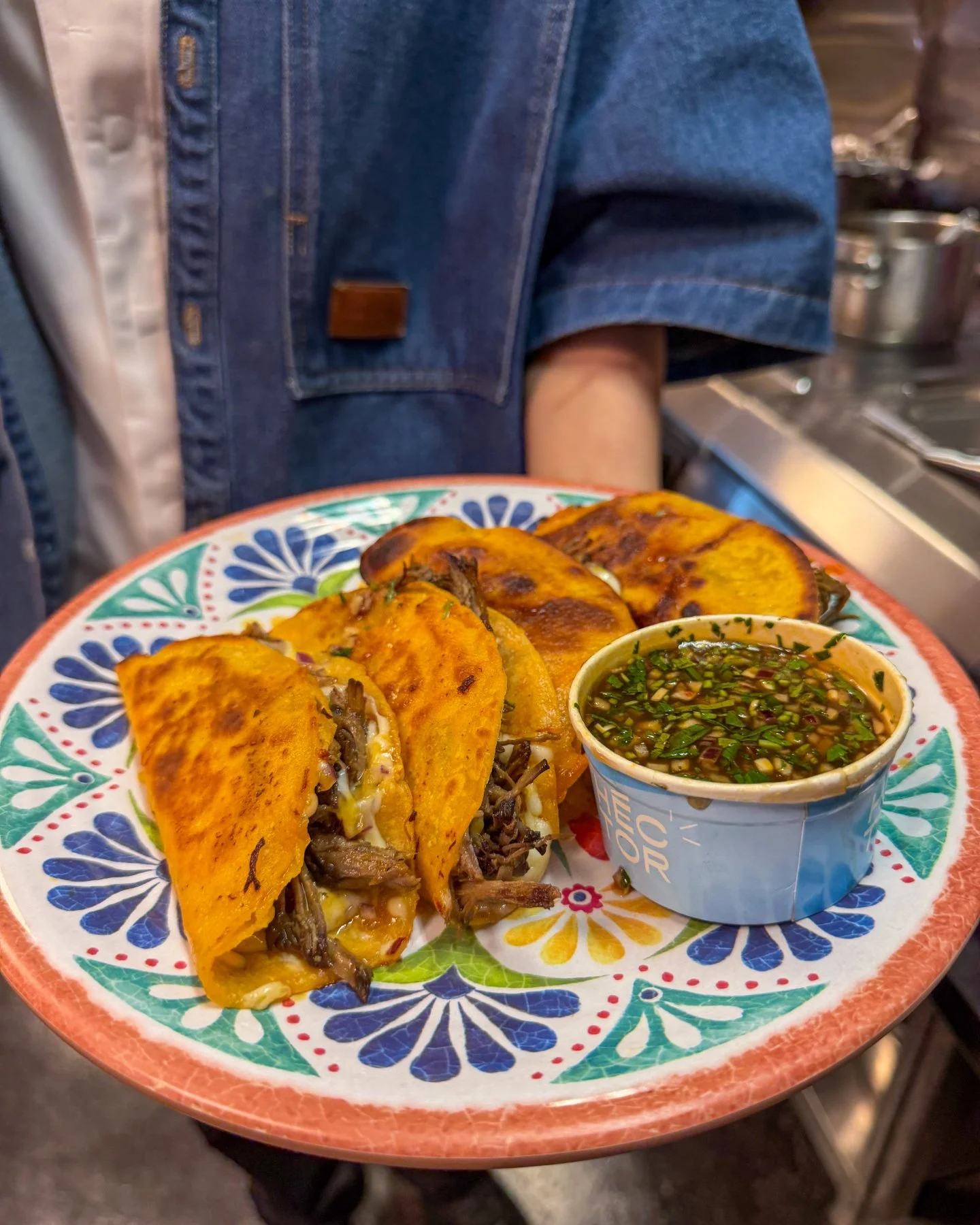 Home-made, but H&eacute;ctor-style 😮&zwj;💨
DIY Birria Taco Kits now available on our website (link in bio).
You cook. You dip. You enjoy. 

#diybirriataco #diykit #makeitathome #hectortakeaway