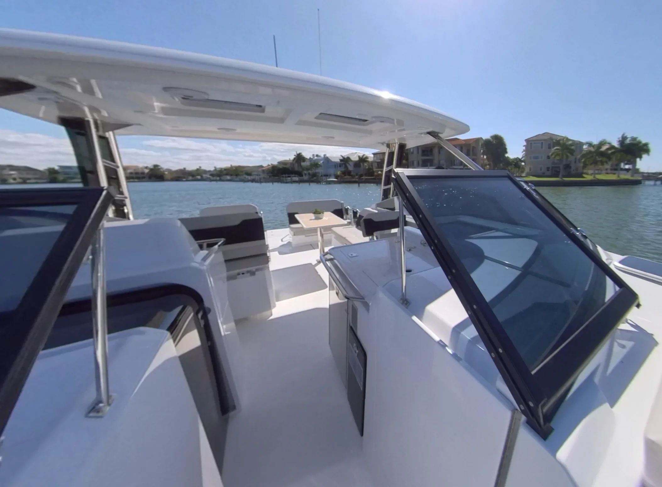 aquila 32 sport side deck access leading from cockpit to bow lounging area