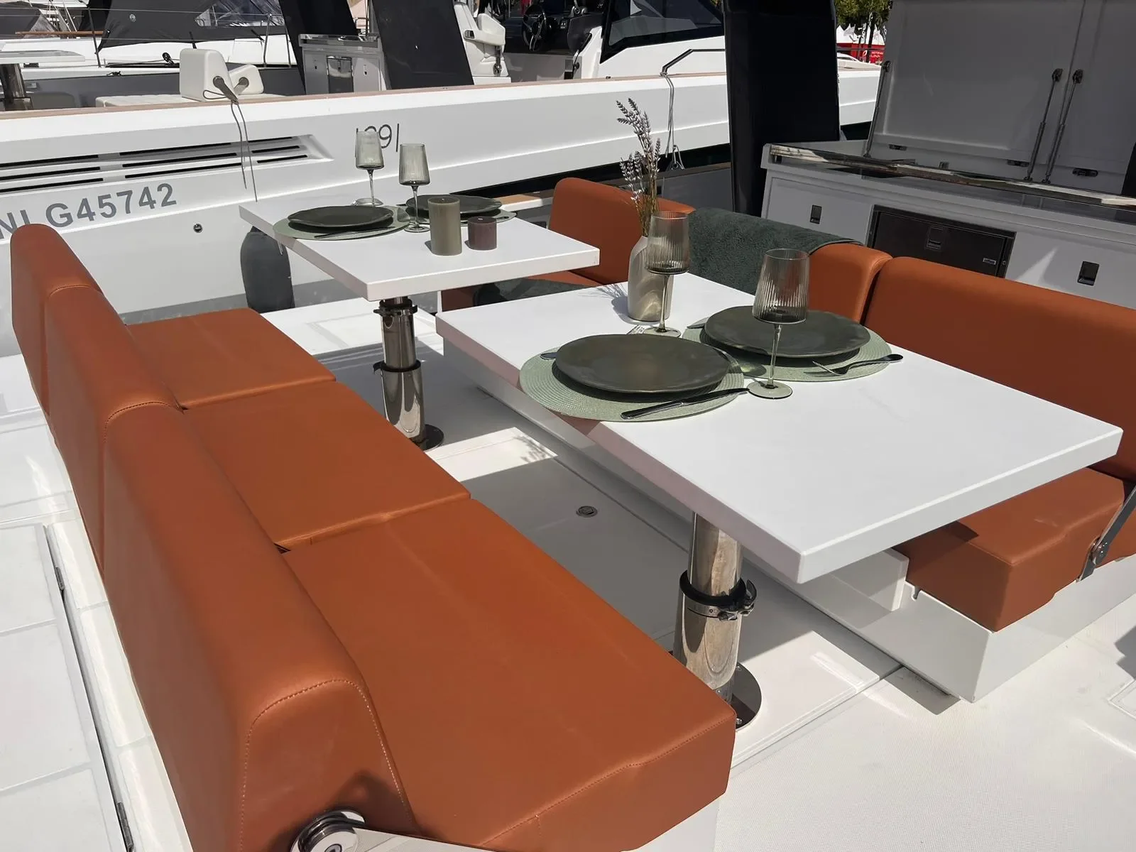 Fiart 35 Martone interior dining area with seating and table setup