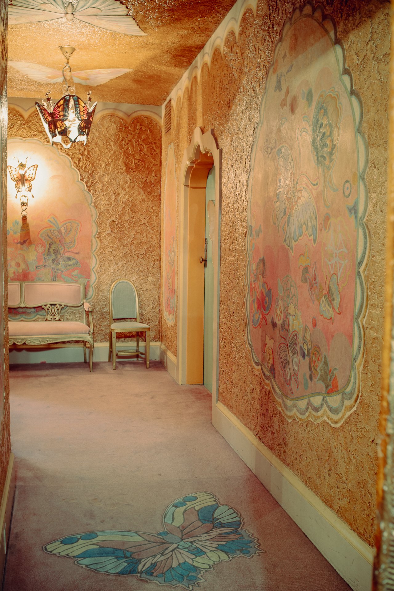mikael_amanda_butterflyroom14.jpg