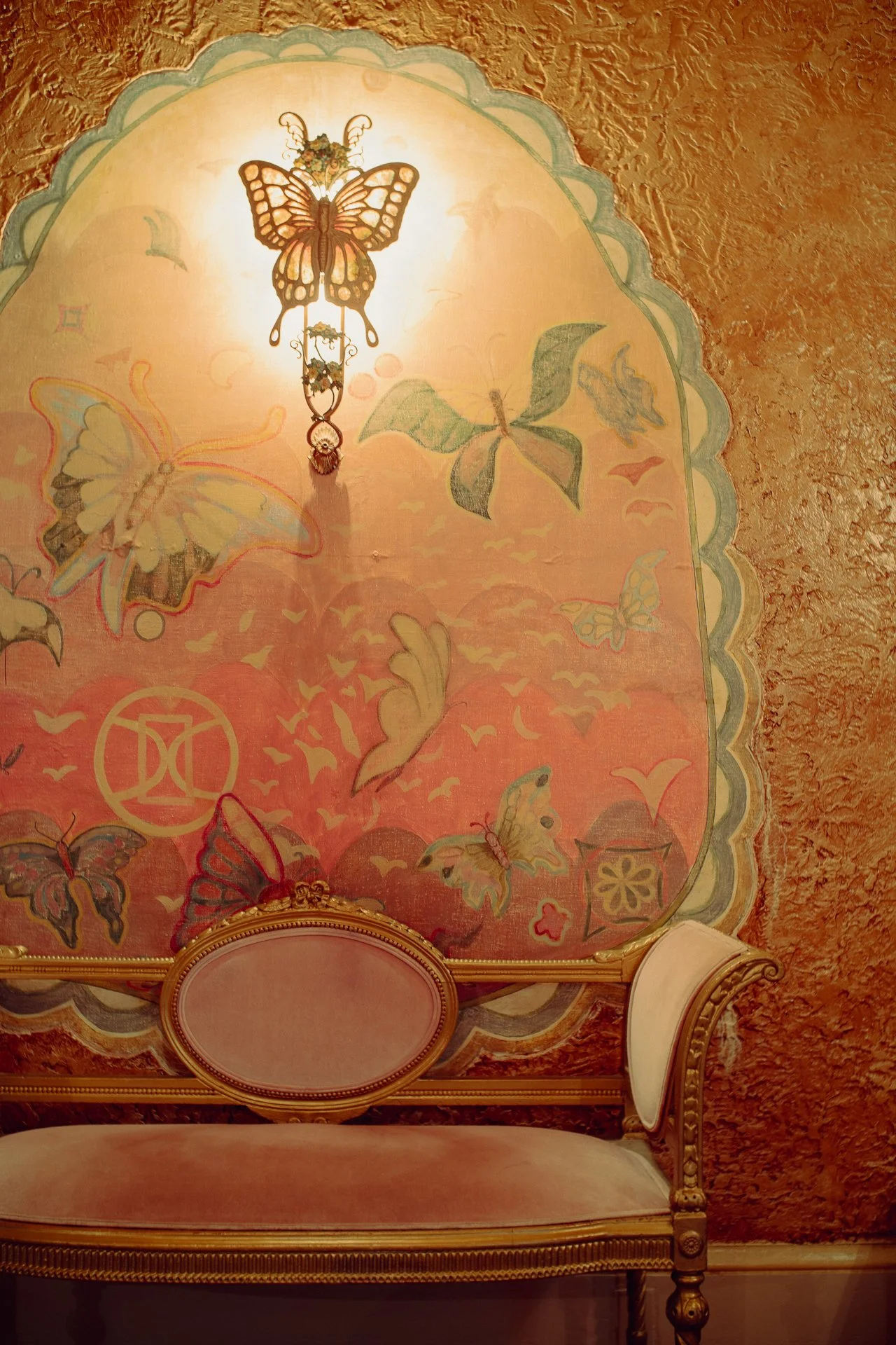 mikael_amanda_butterflyroom09.jpg