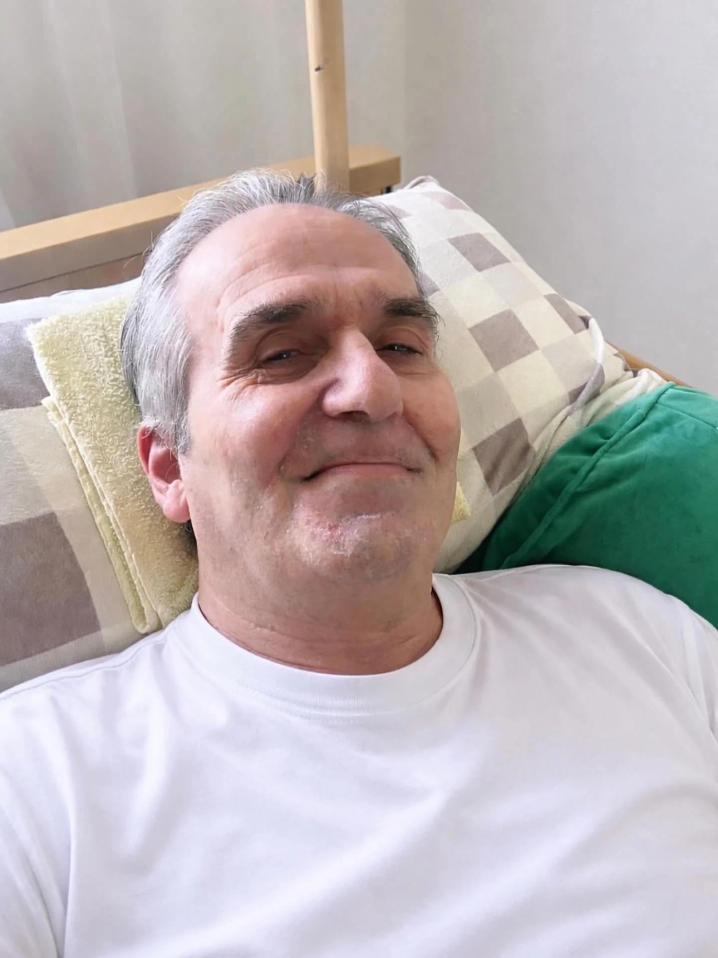 ✨ Manchmal braucht es nur Menschen, die an dich glauben&hellip; ✨

Dieser besondere Mensch auf dem Bild war fr&uuml;her Feuerwehrmann &ndash; jemand, der f&uuml;r andere durchs Feuer gegangen ist. ❤️&zwj;🔥

Heute steht er selbst vor Herausforderunge