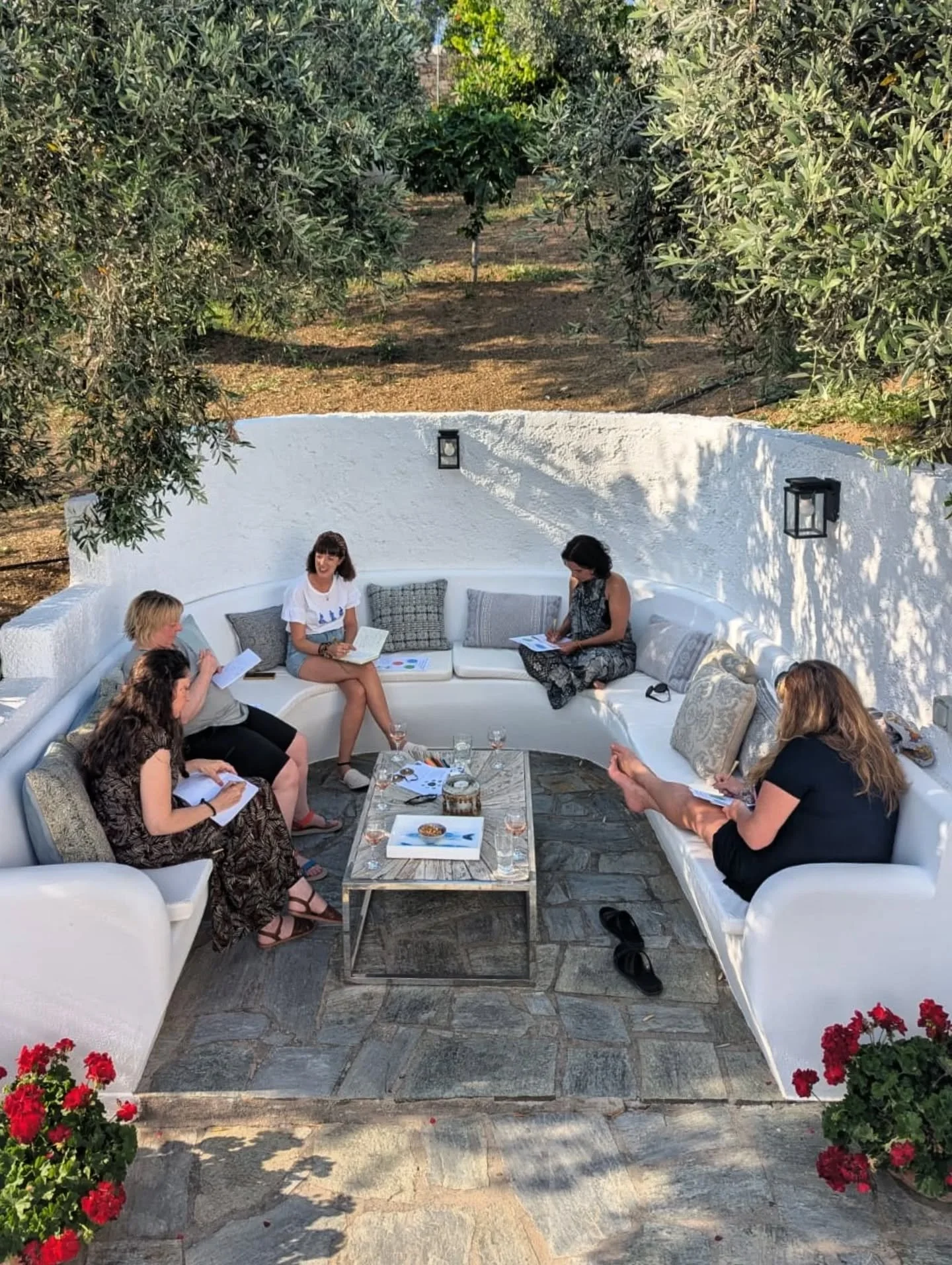 Looking back over some moments of connection &amp; contentment on our 2025 retreats 🥰🇬🇷

With a small group you really get to know and spend time with everyone, it's amazing how quickly you feel like a little 'retreat family'. 

Having your own pr