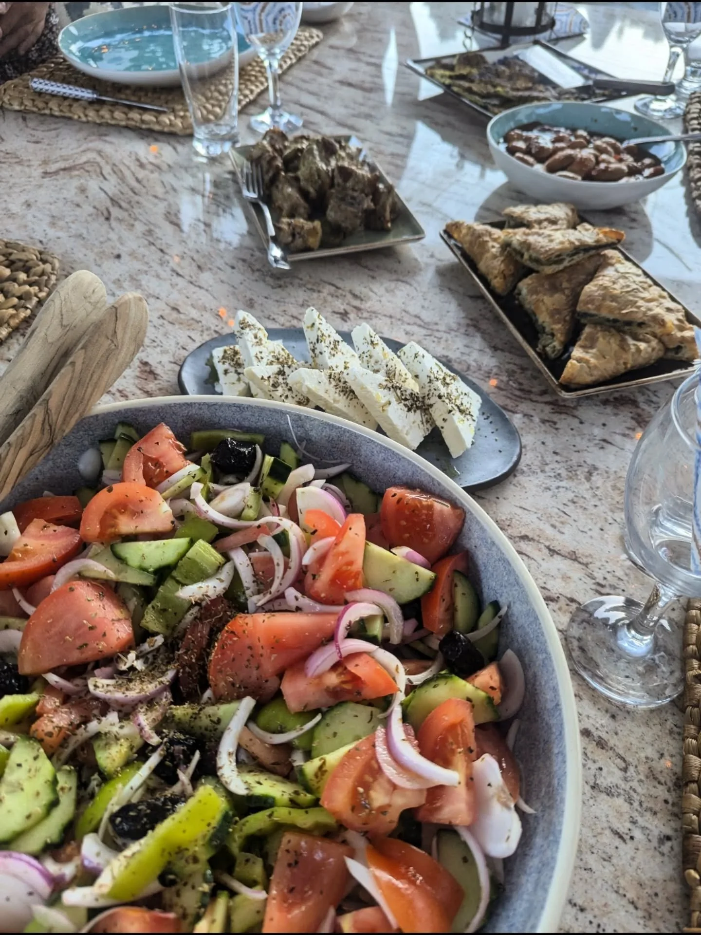 🇬🇷 Retreat food 🇬🇷

Food is such an important part of our retreats. It's mostly served 'family style' so you can help yourself to as much or as little as you like. We follow the @bluezones principles of being veg focused, with some fish for those