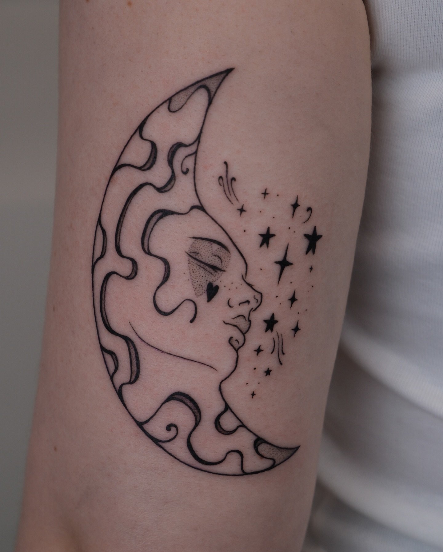 Got to do this gorgeous moon lady from my flash &amp; a classic little tiger with red embellishments for Hannah &amp; Laura the other day - thanks guys, it&rsquo;s always a pleasure 🫶✨

Done at @elysiumtattoosheff 
Using @magnumtattoosupplies &amp; 