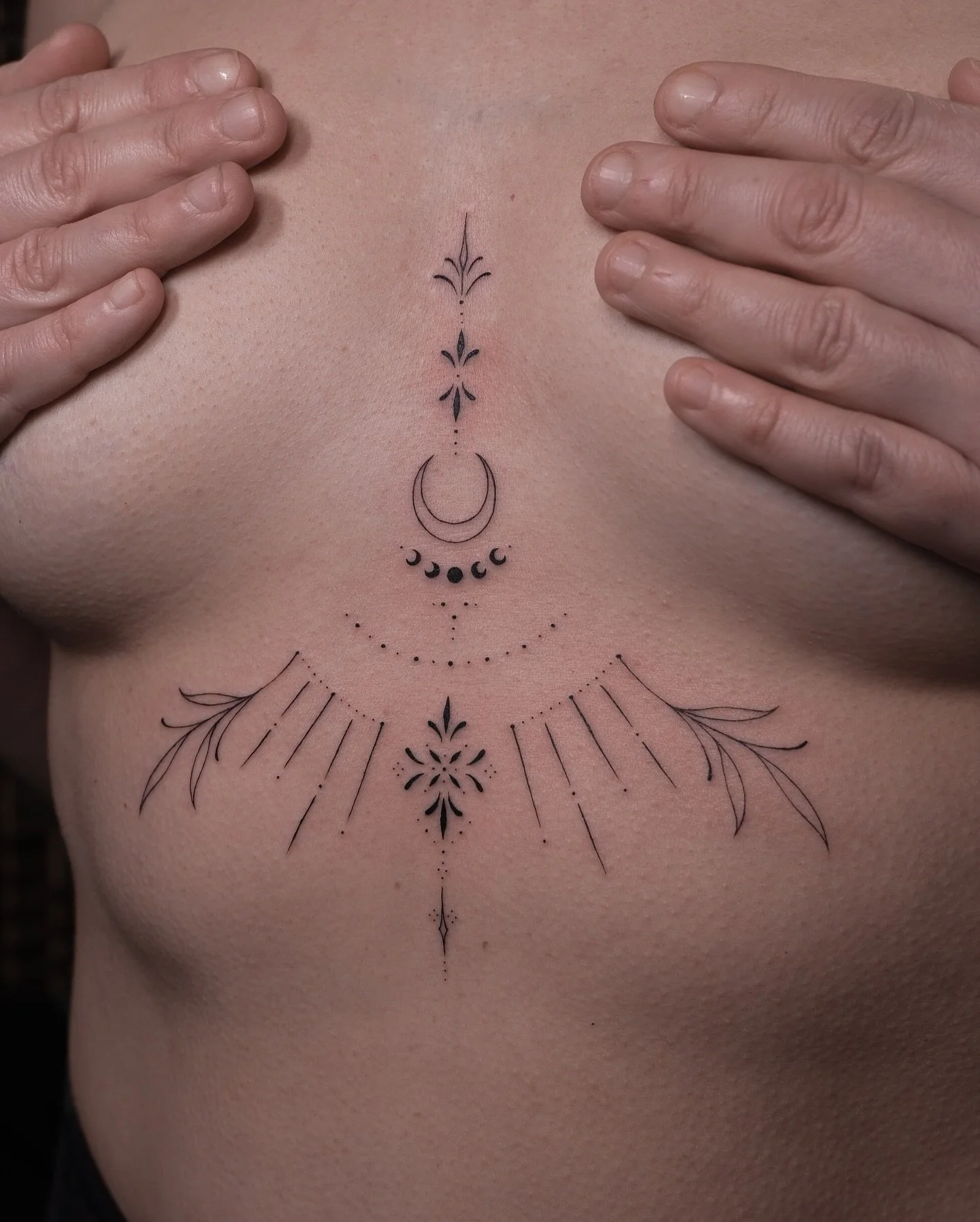 Loved doing this gorgeous ornamental piece for Rosie 🌙✨ Swipe to see how it sits naturally ➡️ Ornamental is my fav to do because it&rsquo;s like permanent body jewellery 🫶

Done at @elysiumtattoosheff 
Using @magnumtattoosupplies &amp; @thermatekk