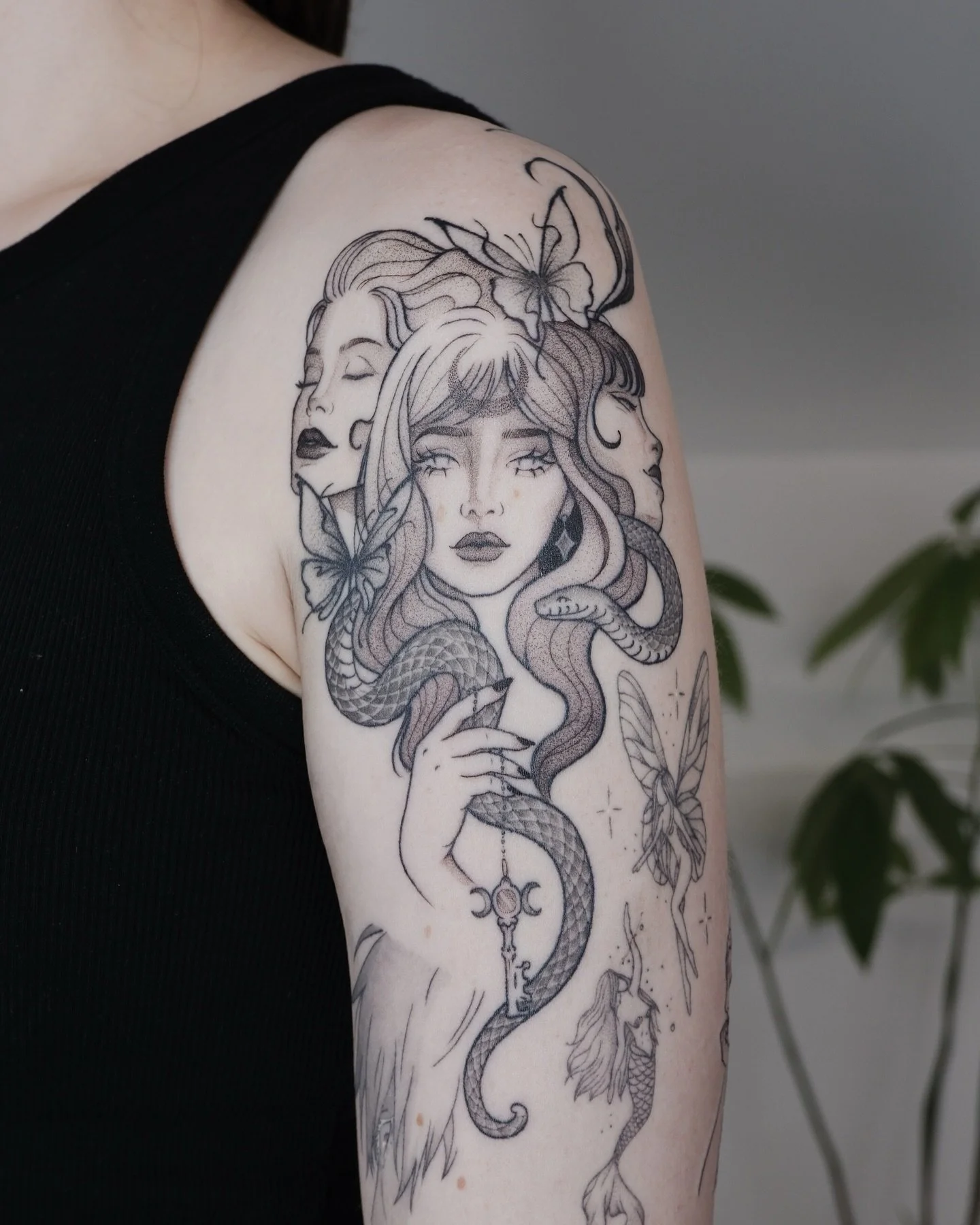 &bull; H E C A T E &bull; I was letting this one rot in the vault with countless others I&rsquo;ve nitpicked over bc I wasn&rsquo;t happy with the photos bc she had the audacity to wrap on an arm 😤 But I love her and want to share her bc she&rsquo;s