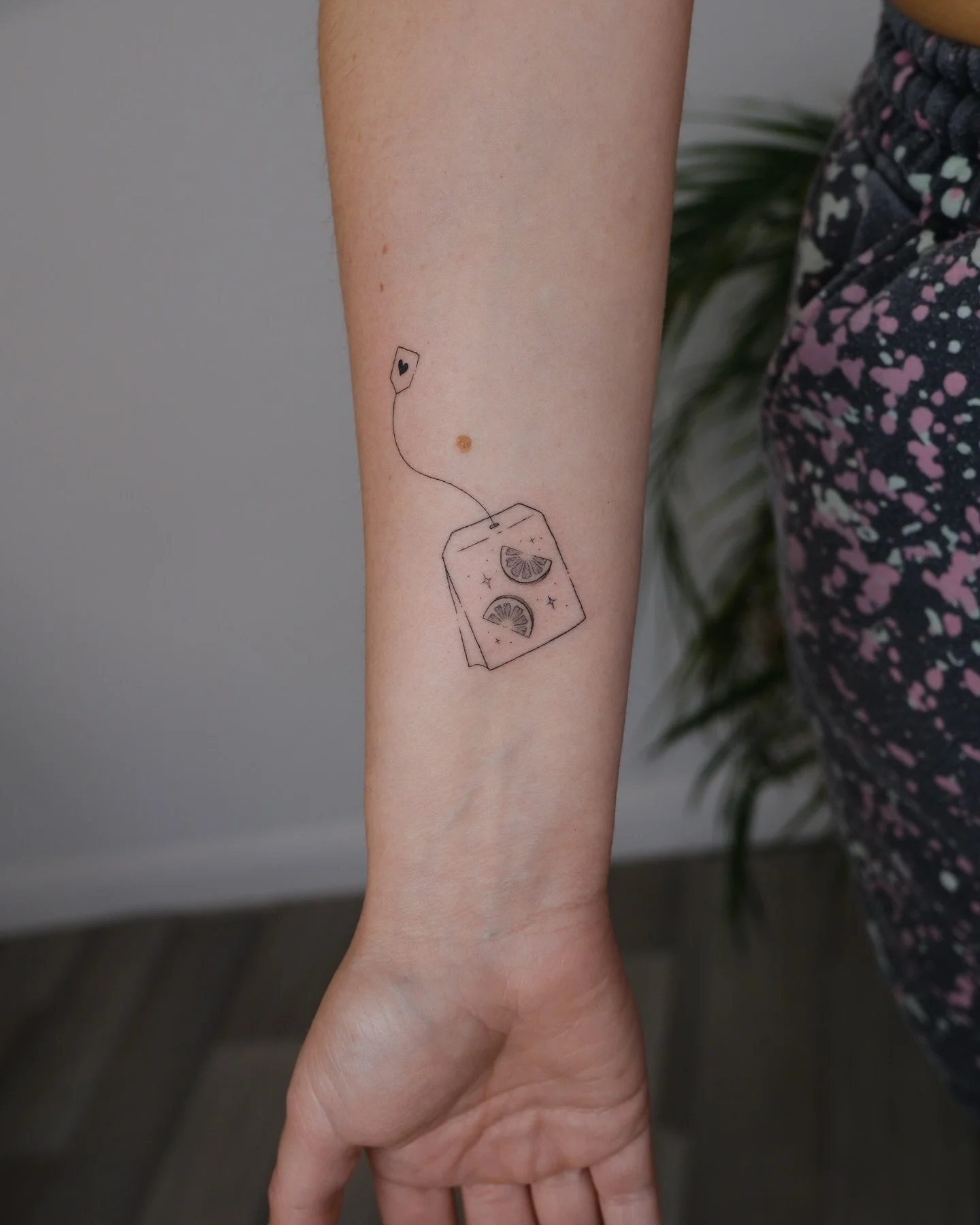 6 tattoos from my springtime flash sheet for 2 sisters and absolute babes - thanks Laura &amp; Katy <3

Done at @elysiumtattoosheff 
Using @magnumtattoosupplies &amp; @thermatekk