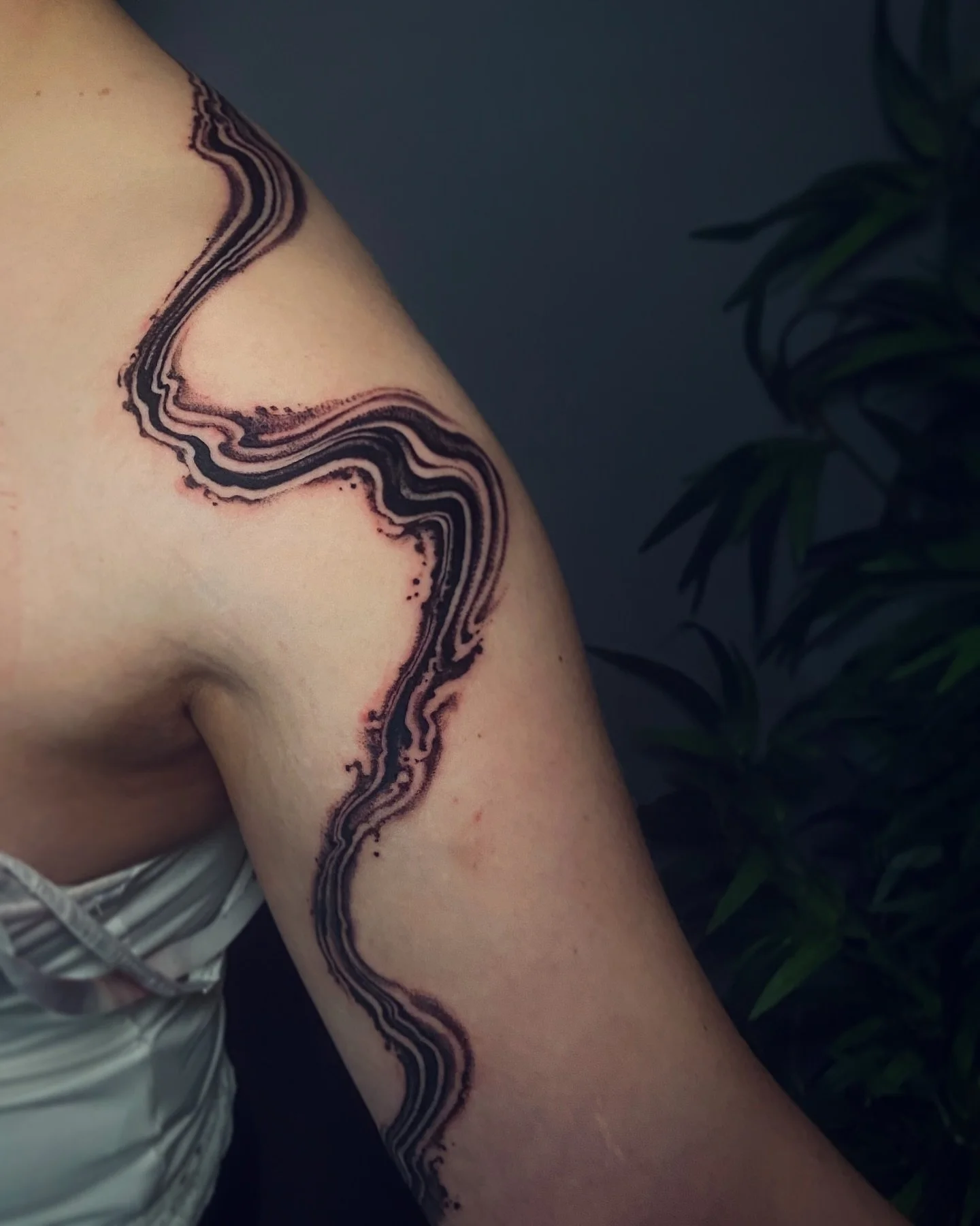 Berlin,Leipzig @buntes.alatau ; spontaneous Freehand &amp; Improvisation always welcome. DM / paixletattooer@gmail.com / paxtattoo.com

#customtattoo #freehandtattoo #flowtattoo #streamtattoo #watertattoo #suminagashitattoo #improvisation #tattooleip