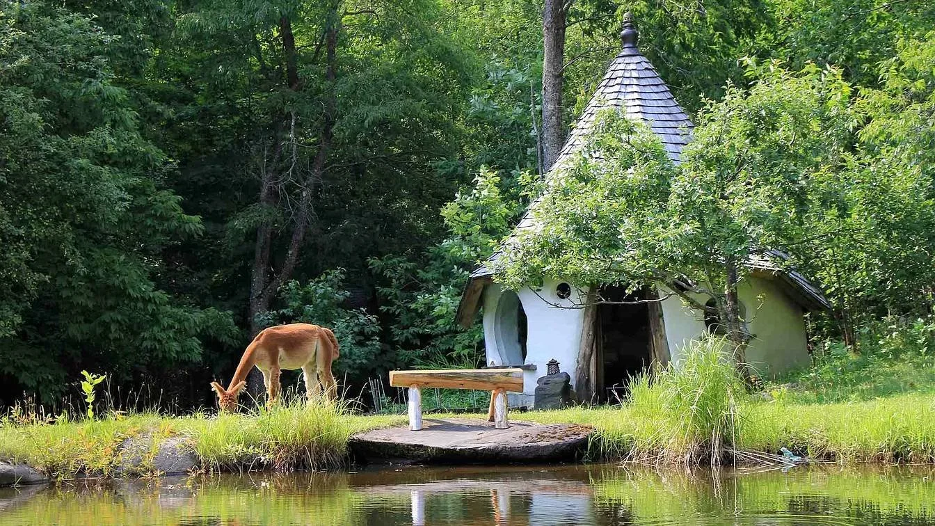 Hobbit House 1.jpg