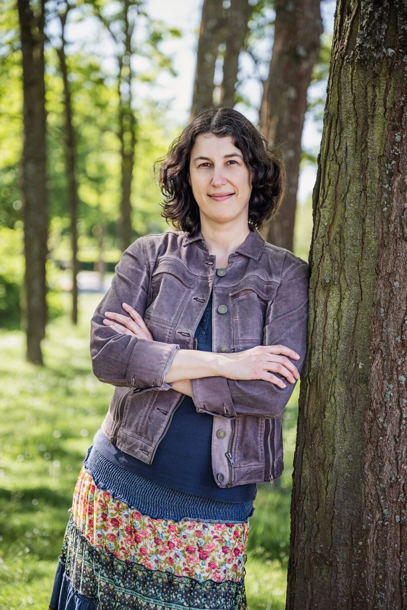 Foto von der Webdesignerin Veronika Schachinger in einem Park