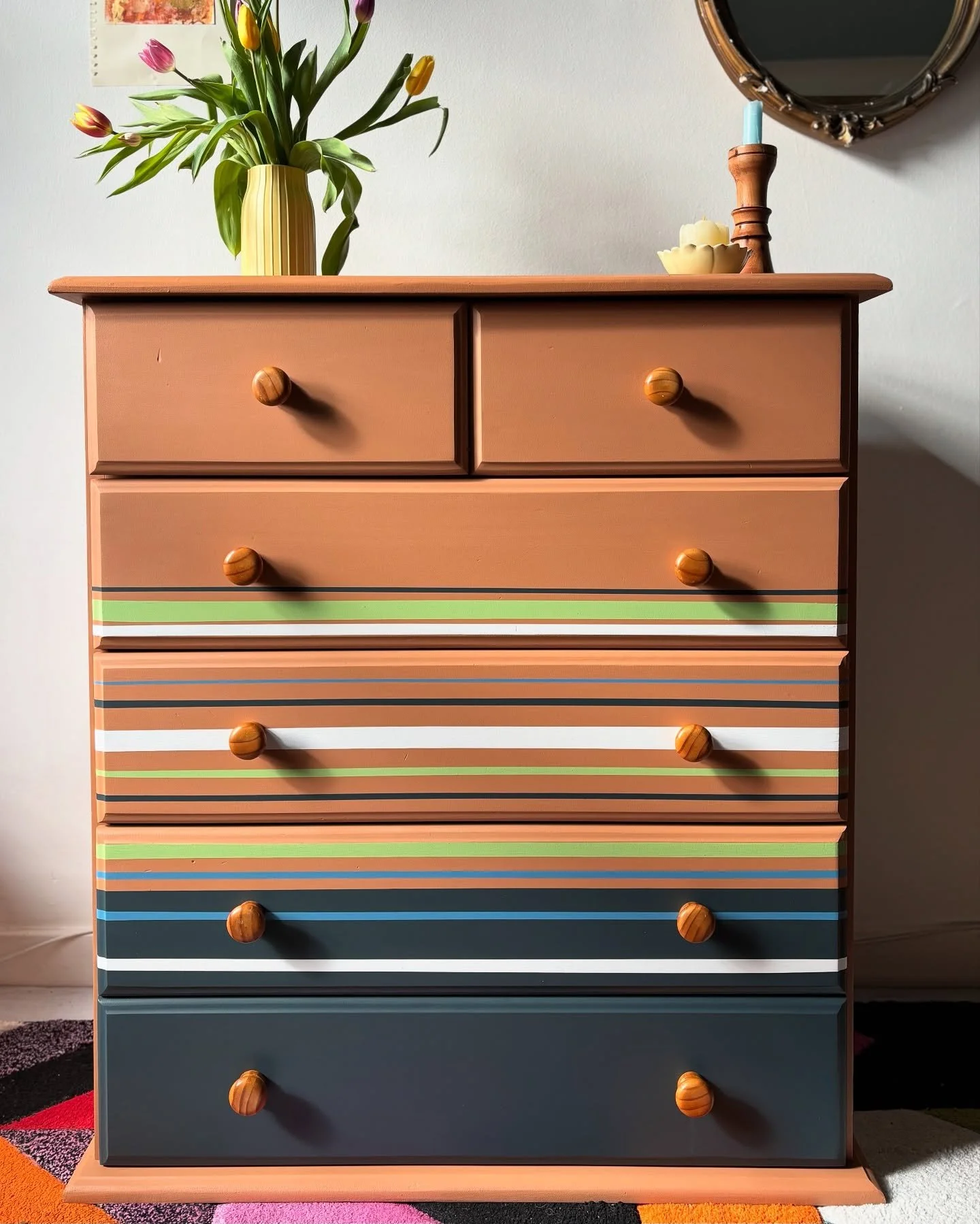 peachy keen for this one

A fresh colour burst with @fusionmineralpaintuk chestnut mare @guildlane @vintagewithgracemineralpaint paints! 

Available at @thetuccshop