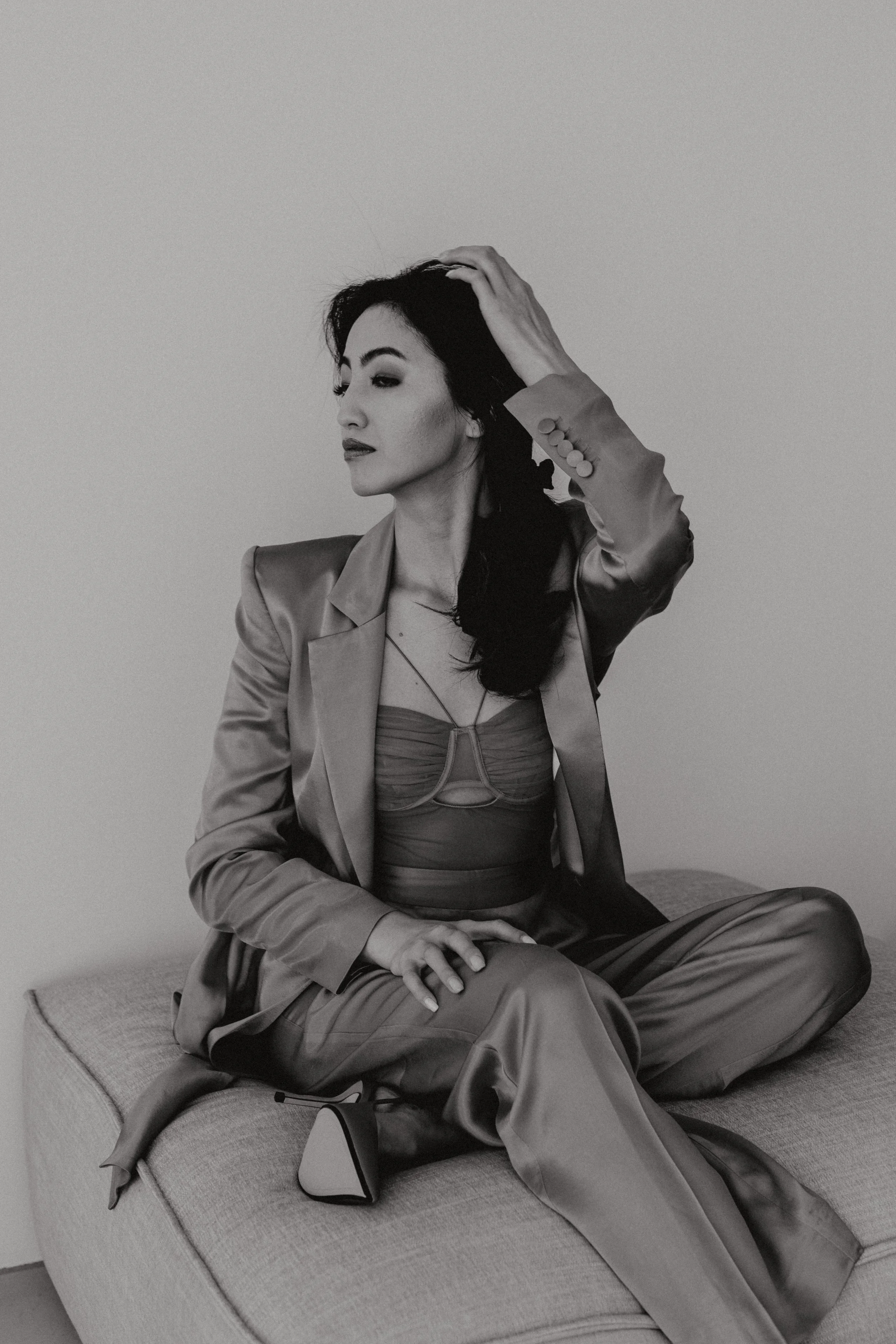 kaboompics_elegant-asian-businesswoman-in-satin-suit-focused-on-laptop-work-elegant-asian-businesswoman-in-satin-suit-focused-on-laptop-work-32079.jpg