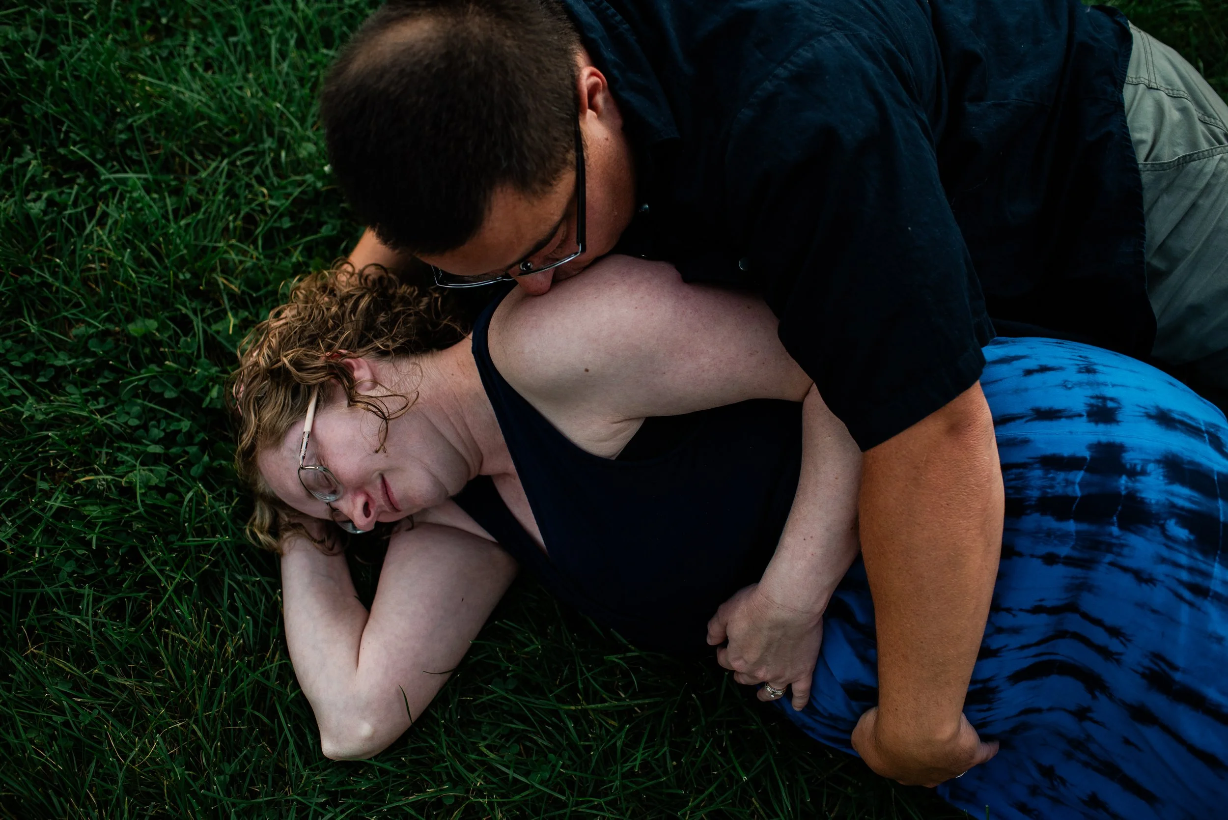 A Preview of an Outdoor Expecting Family (Twins!) Session in Minneapolis, Minnesota