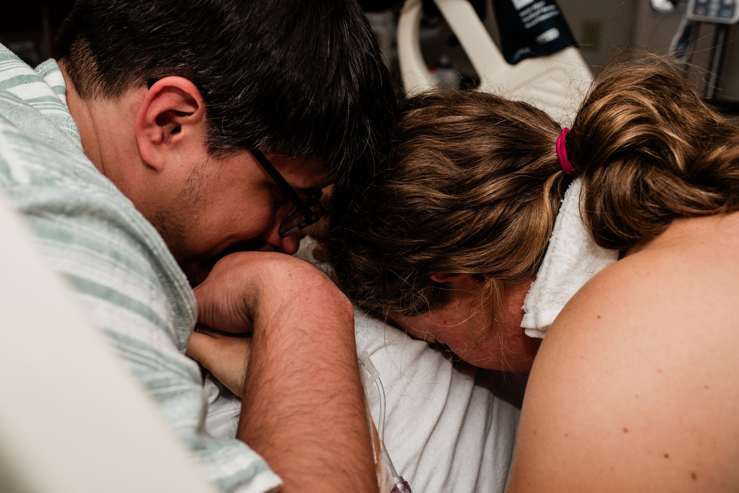 Born at Fairview Southdale Hospital in Edina, Minnesota | A Preview of a Unmedicated, Empowered Birth in Photographs 