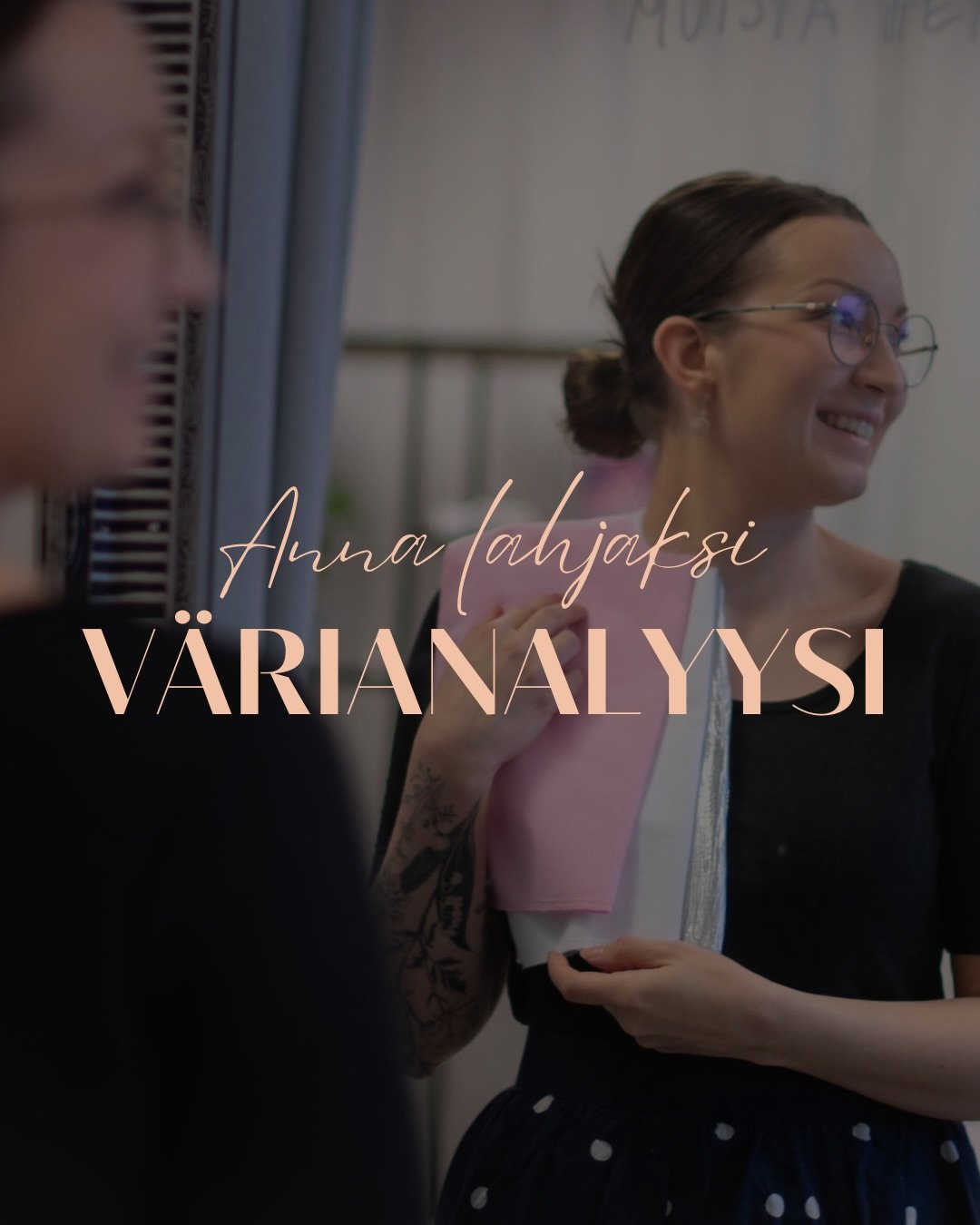 Alkusyksy meill&auml; vier&auml;hti erilaisten Muodonmuutosten parissa ja asiakkaiden kanssa keskustellessa t&ouml;rm&auml;simme uudestaan ja uudestaan siihen, ett&auml; moni haluaisi l&ouml;yt&auml;&auml; itselle sopivimman v&auml;ripaletin ja juuri