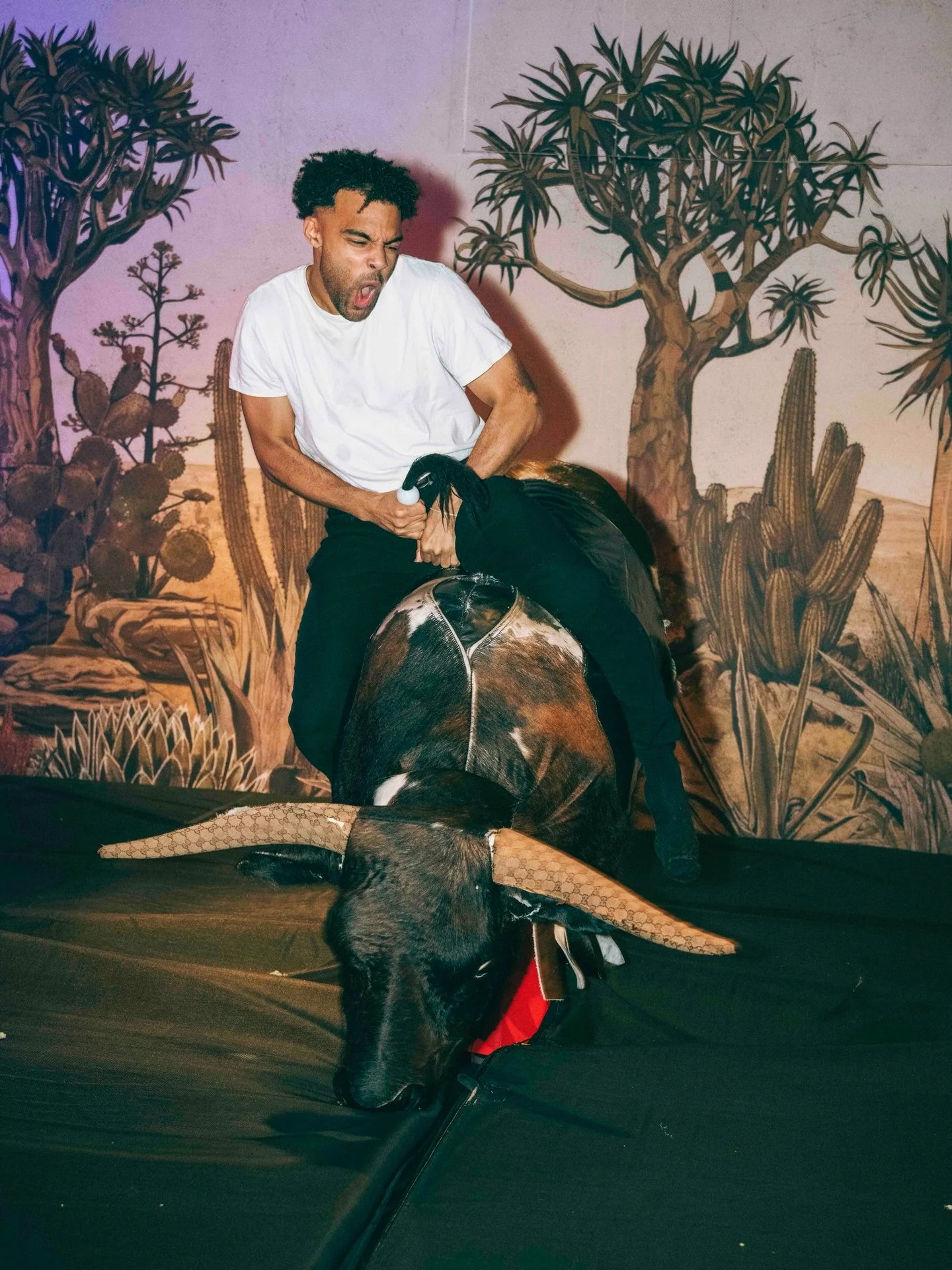 GET READY TO RIDE 🤠

There&rsquo;s no one way to do Eastwood &hellip; and that&rsquo;s kind of the point.

Pull up for happy hour. Get your boots on the ground for line dancing. Come back for community nights like Rookie Chess, Do Si Don&rsquo;tcha,