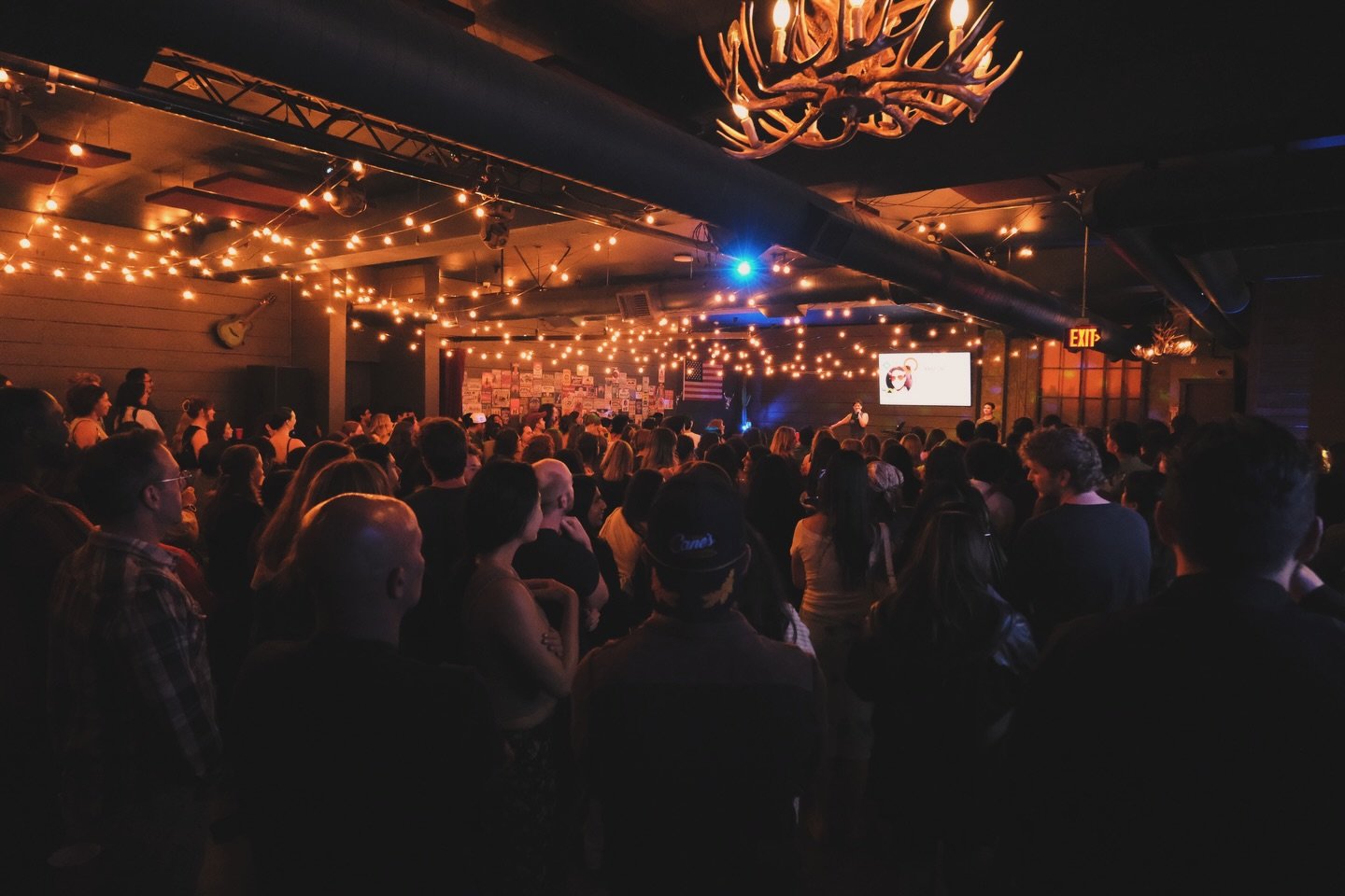 Y&rsquo;ALL SHOWED UP 🤠

250+ of you showed up for Pitch-A-Friend and we saw some cute connections being formed 👀

Mark your calendars &mdash; we&rsquo;ve got two big nights ahead with @pitchafriend.losangeles :
🌈 June 4 (Queer Night)
🤠 June 20