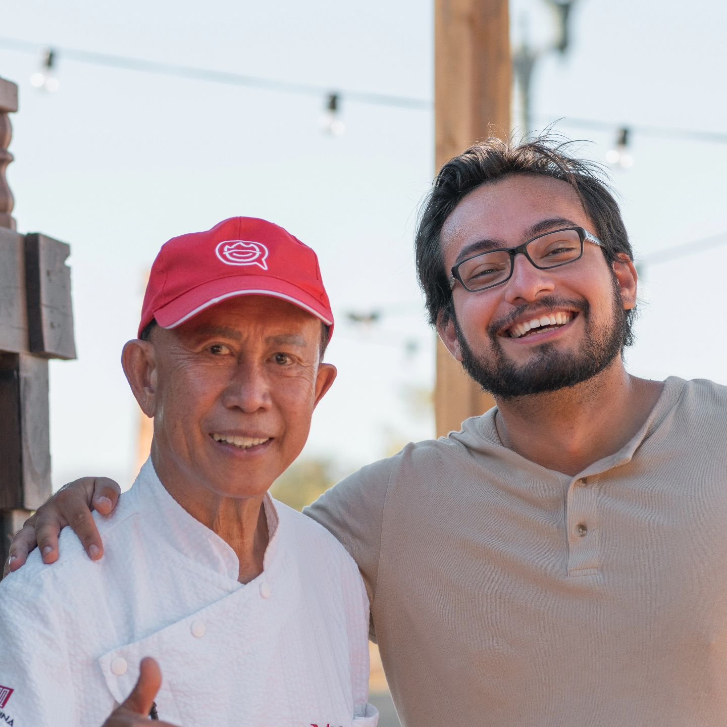 Super cool meeting Martin Yan this past weekend at Cookbook Fest! He is super down to earth and does a killer stir fry demo! 🍜 If you don't know Martin Yan, he is one of the most influential Chinese chefs in the US. He originally got into the spotli