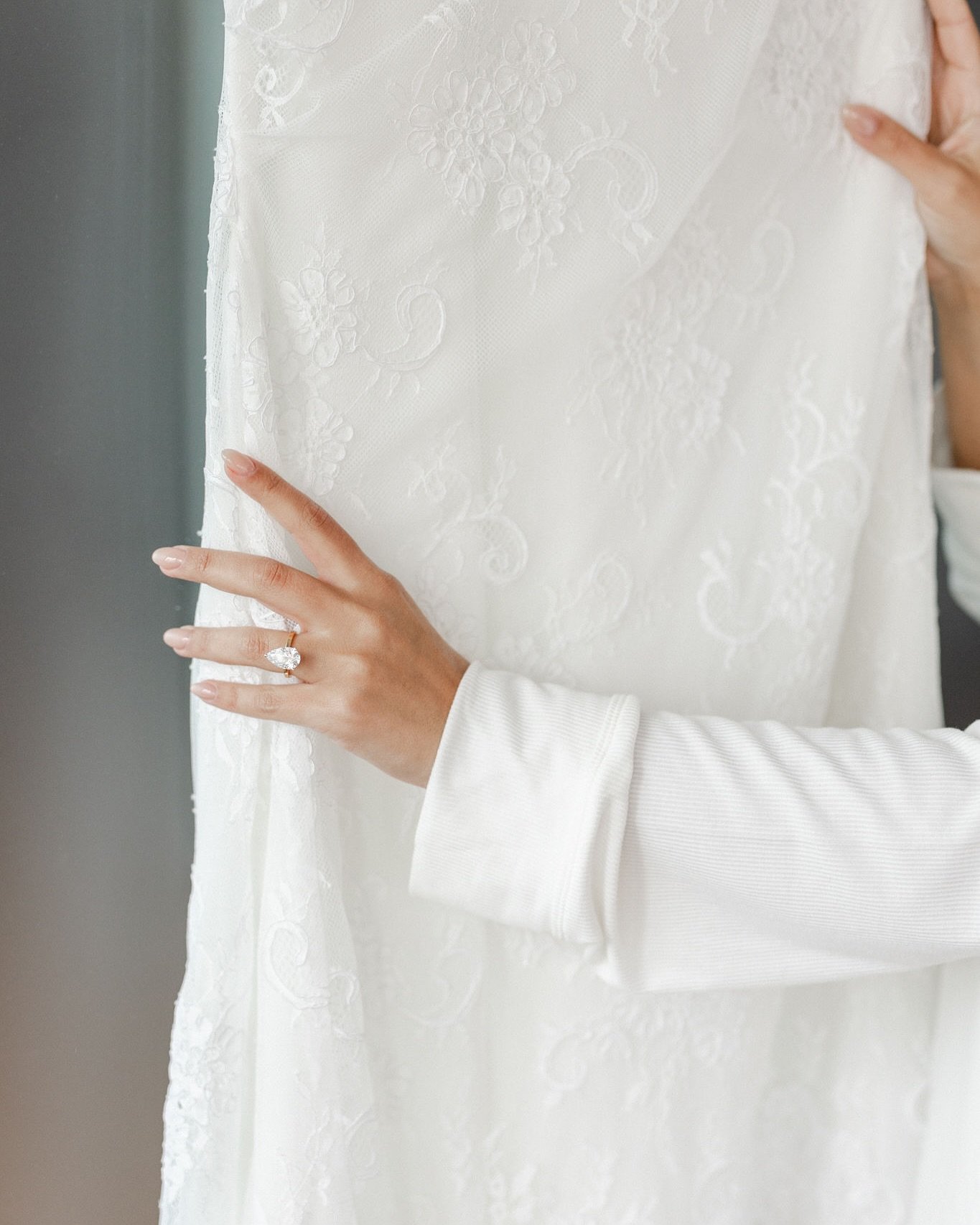 A dress fit for a bride &bull; ⁣📷 @purpletreephotography 
⁣

⁣
⁣
#weddingdress #bridal #torontoweddingplanner #bridalinspo #luxuryevents