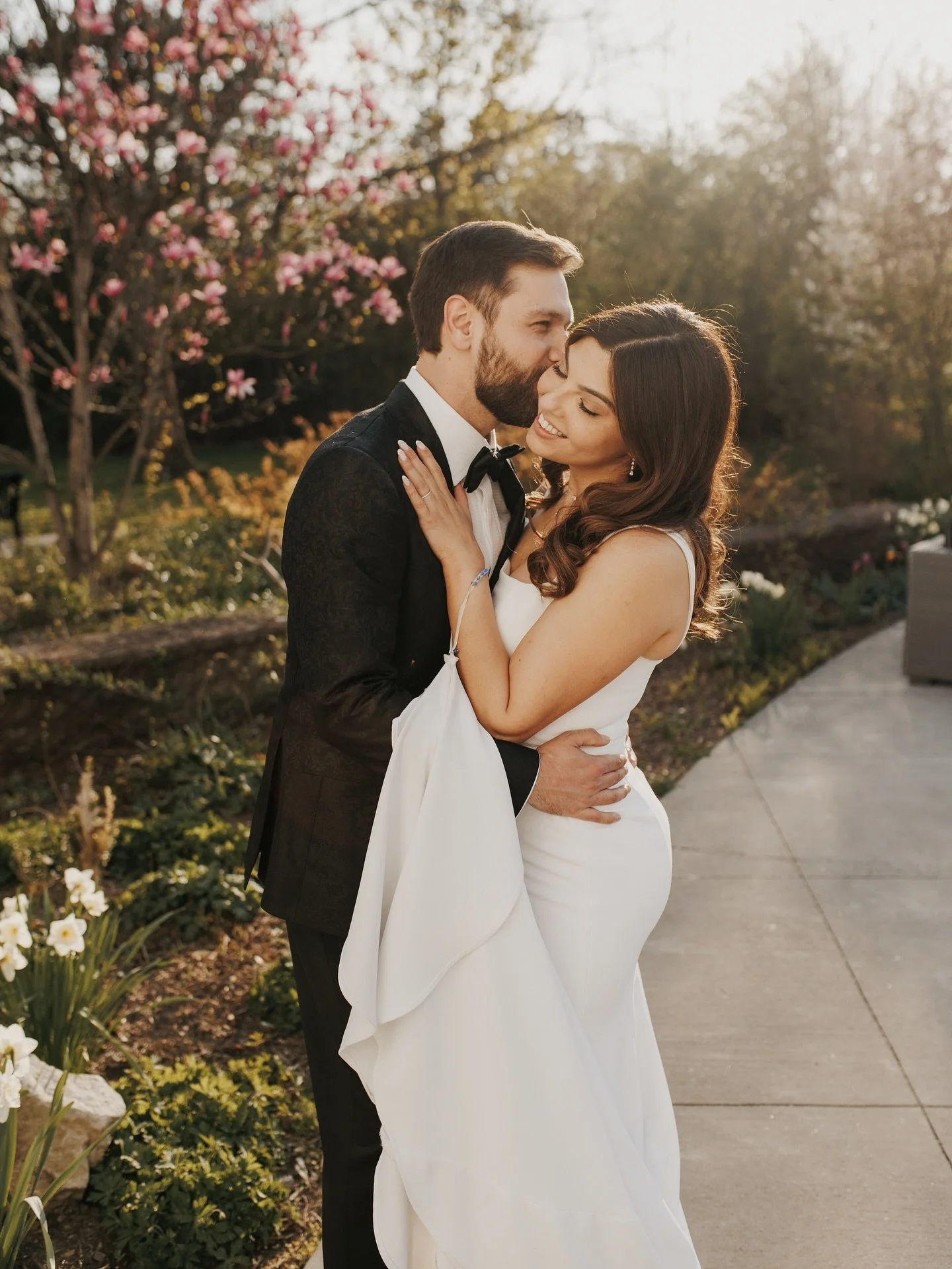Give me a lifetime of witnessing love like this 🤍
&thinsp;
&thinsp;
Photography &bull; &thinsp;@whitneyerinphotography 
Planning &amp; Design &bull; &thinsp;@jazdewolfe 
Venue &bull; &thinsp;@hardingwaterfrontestate 
Floral &bull; &thinsp;@jackieo.e