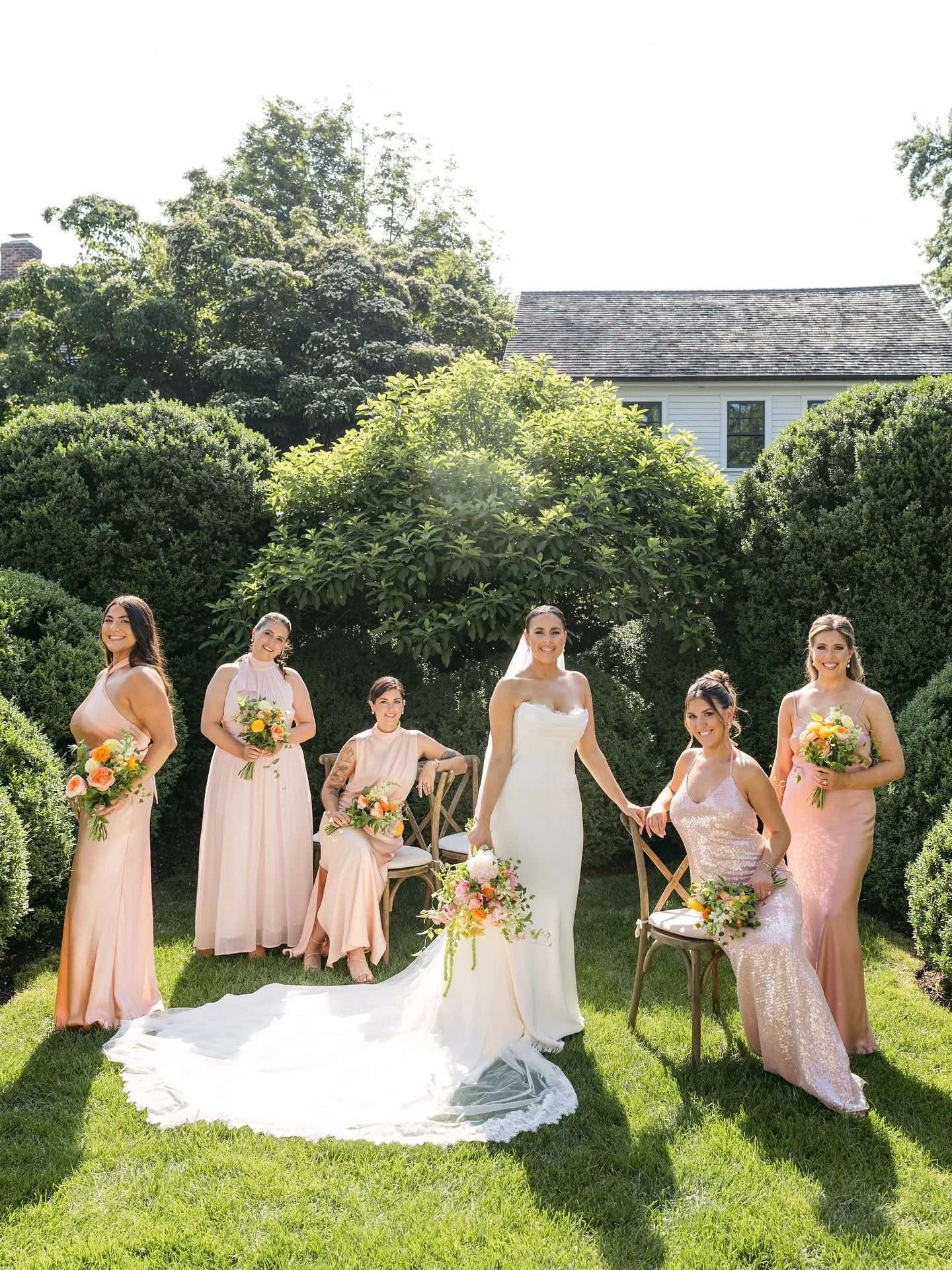 Peak Girlhood 💕

Photography &bull; @515photoco 
Venue &bull; @valleyrockinn 
Floral &bull; @budsofbrooklyn