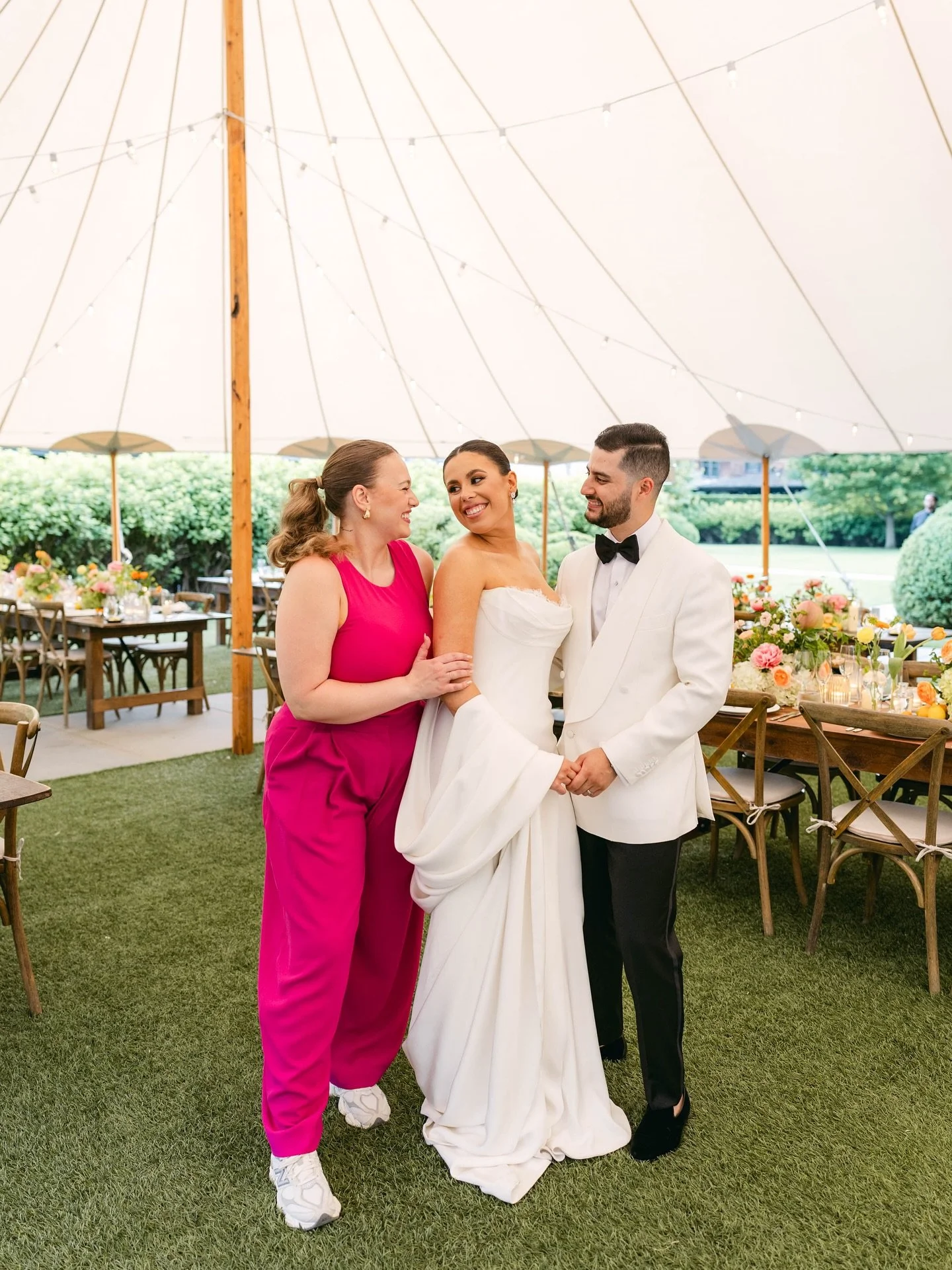 With me as your planner, it&rsquo;s not just your wedding day, it&rsquo;s ours&hellip; and I&rsquo;ll carry a piece that joy and love with me forever 💕

Planning &amp; Design ♡ @jazdewolfe 
Photography ♡ @515photoco 
Venue ♡ @valleyrockinn 
Floral ♡