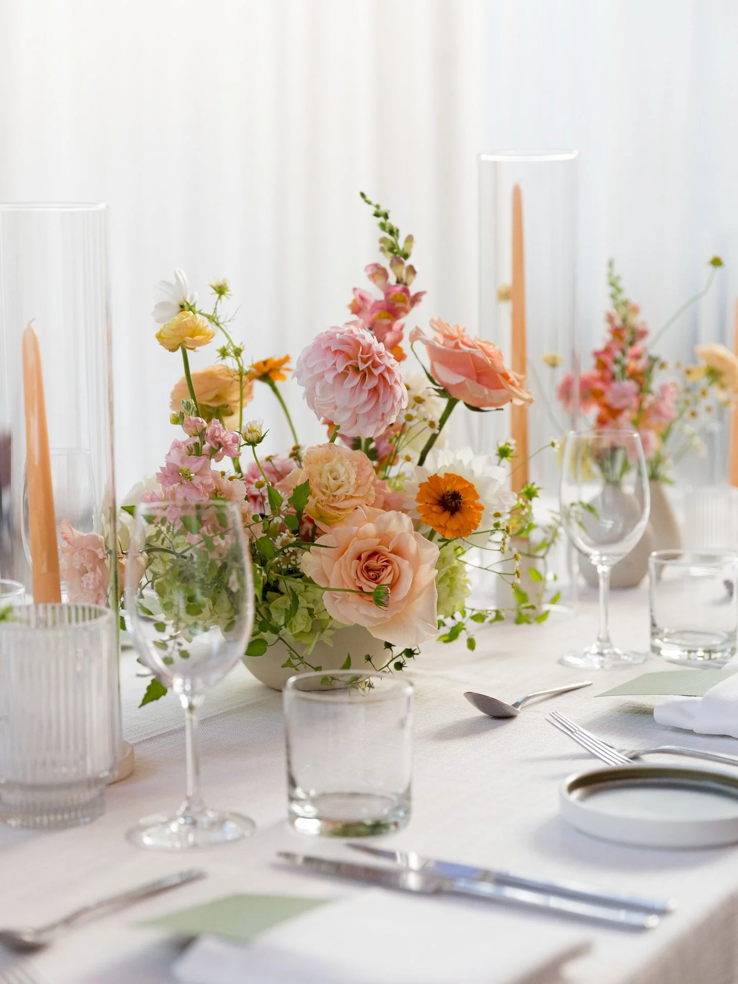 Brought the sunset indoors 🌅

Co Planning &amp; Design ♡ @jazdewolfe &amp; @alexlaurenk 
Photography ♡ @dhorvathphotography 
Venue ♡ @ricardas.to 
Floral ♡ @the_wildpansy 
Stationery ♡ @bymodernsocial 
Furniture ♡ @divinefurniturerental 
Linens ♡ @s