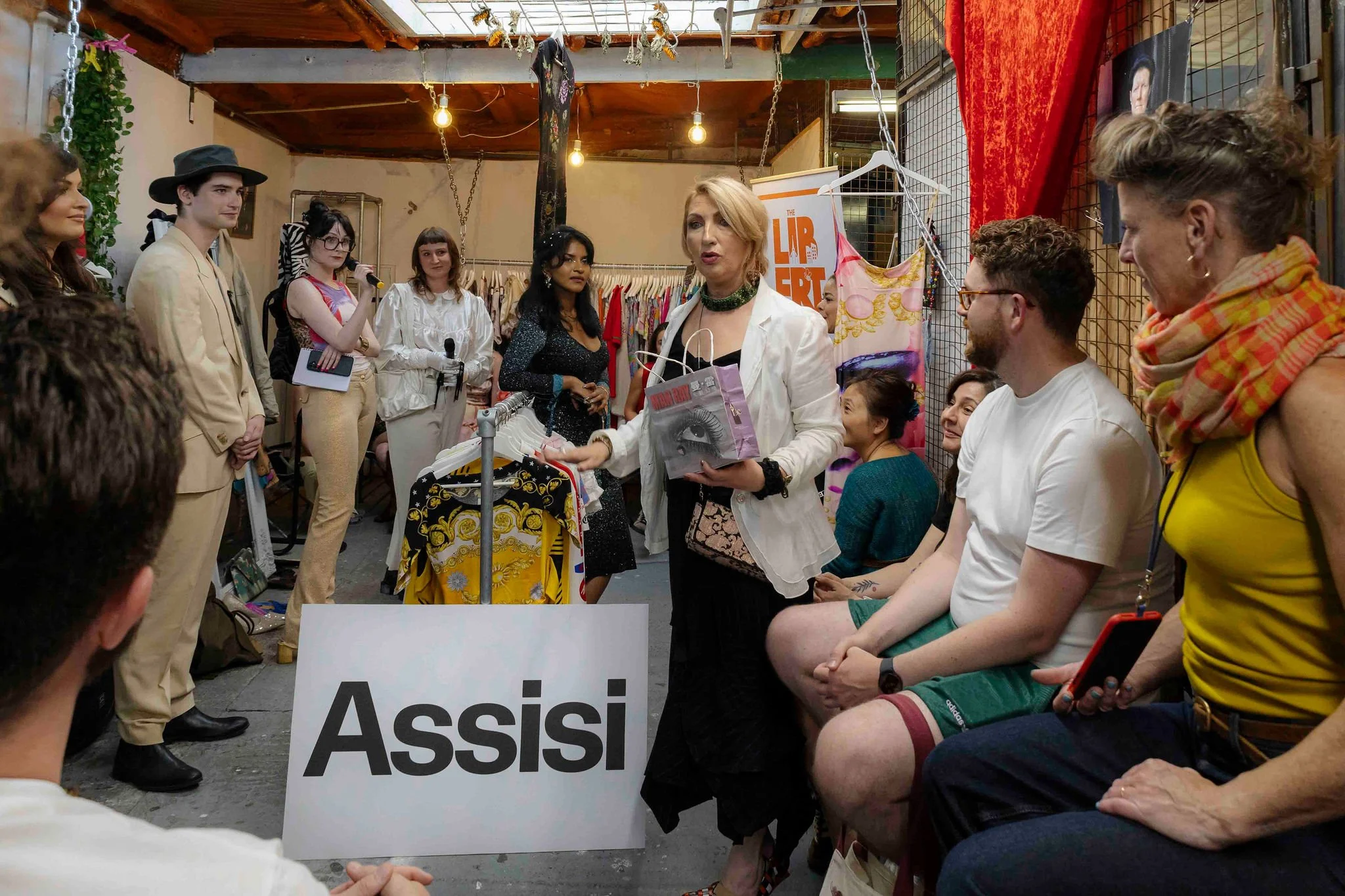 LF_Friday_AD_TalkingShopAssisi_3.jpg