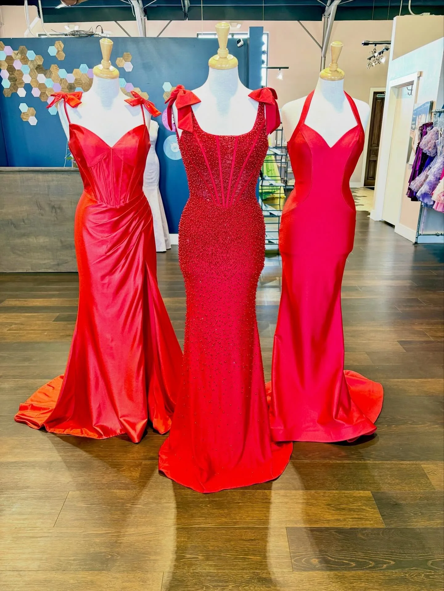 Seeing red&hellip; and loving every second of it 💃🔥
Which red are you saying YES to?