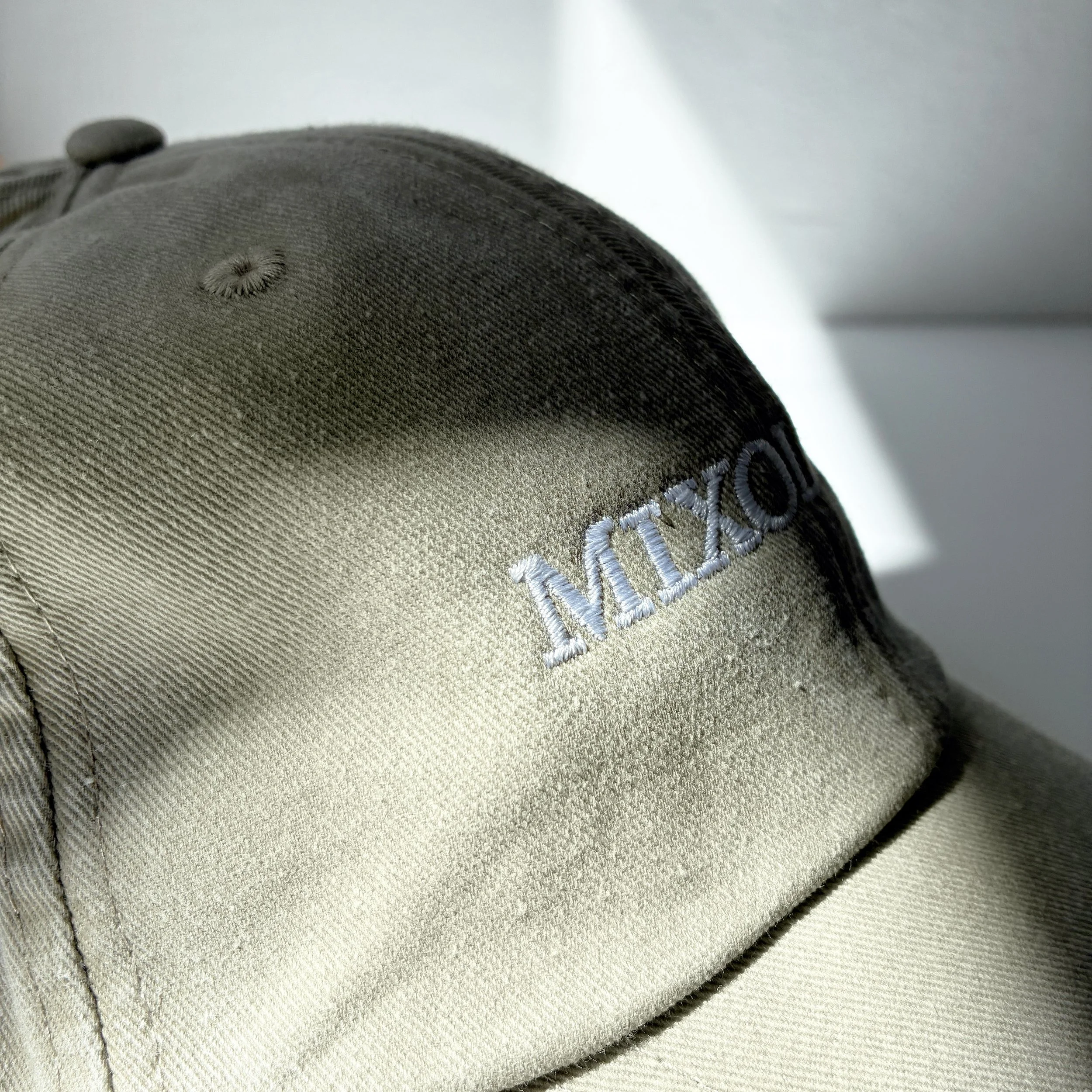 tinystudio_dadcap_mixology-zoomside.jpg